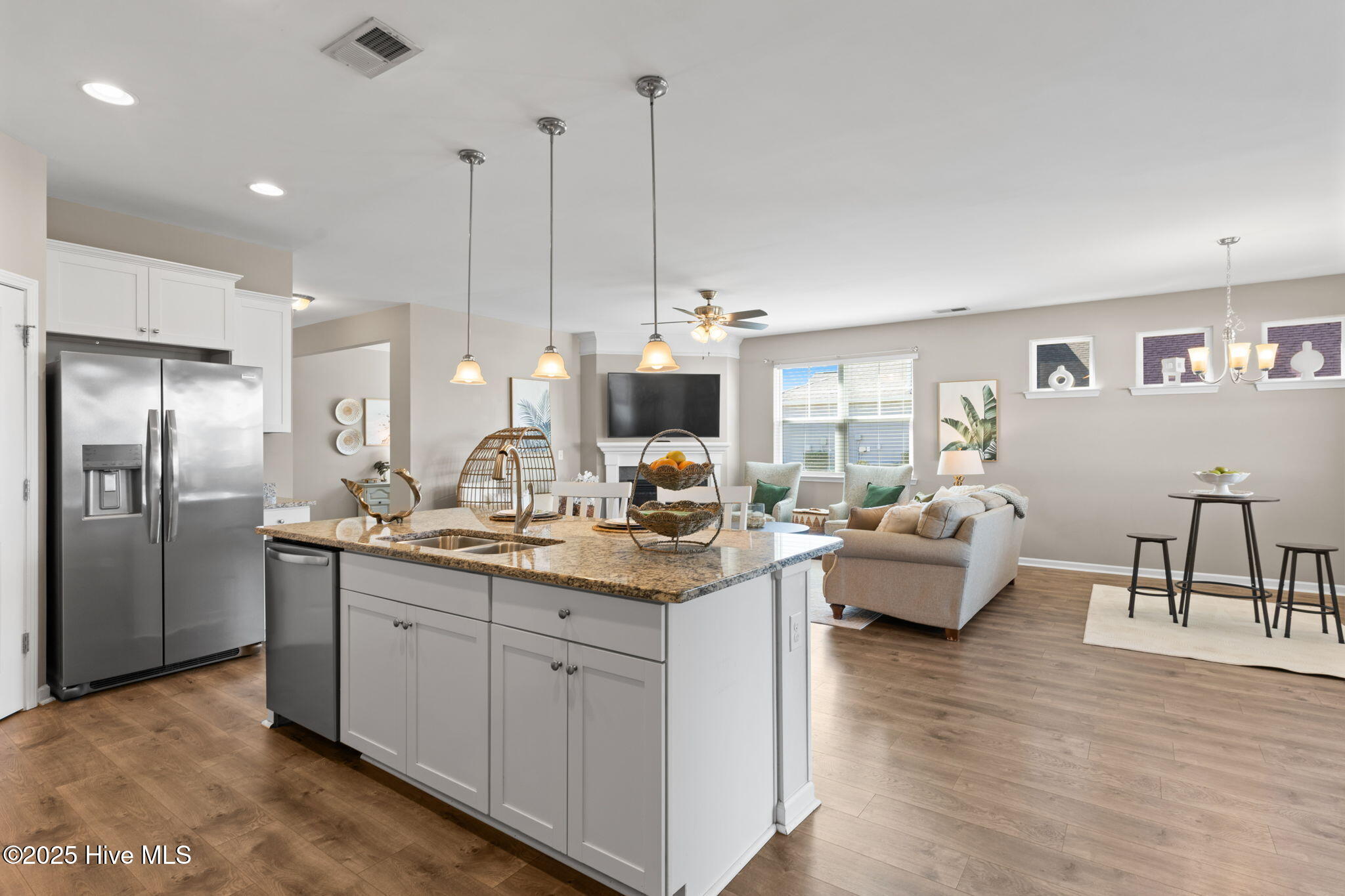 100538184 | Photo 11