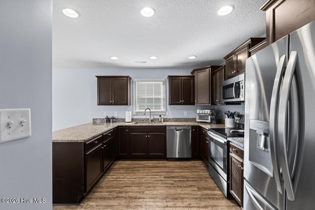 100560376 | Photo 20