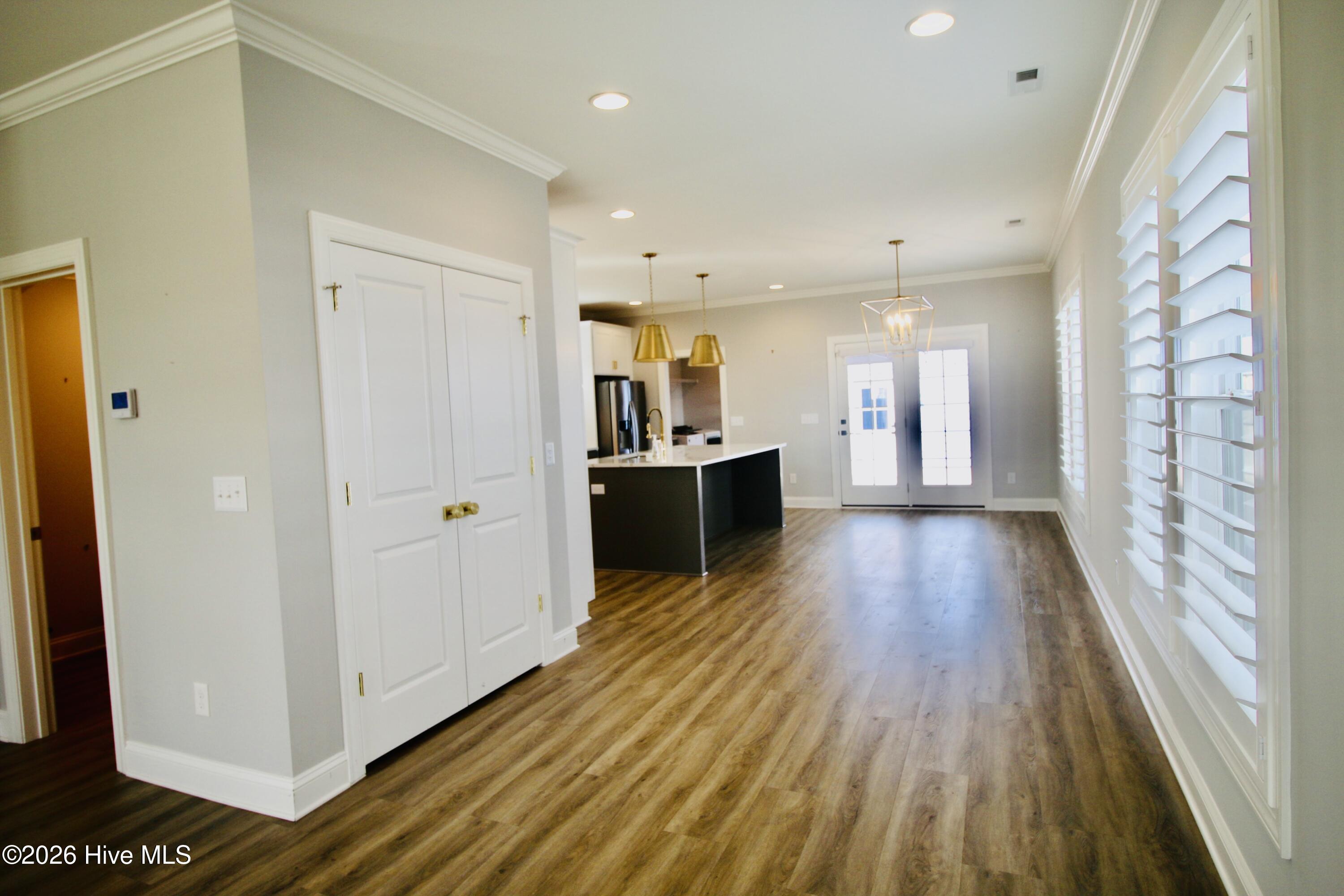 100565697 | Photo 11