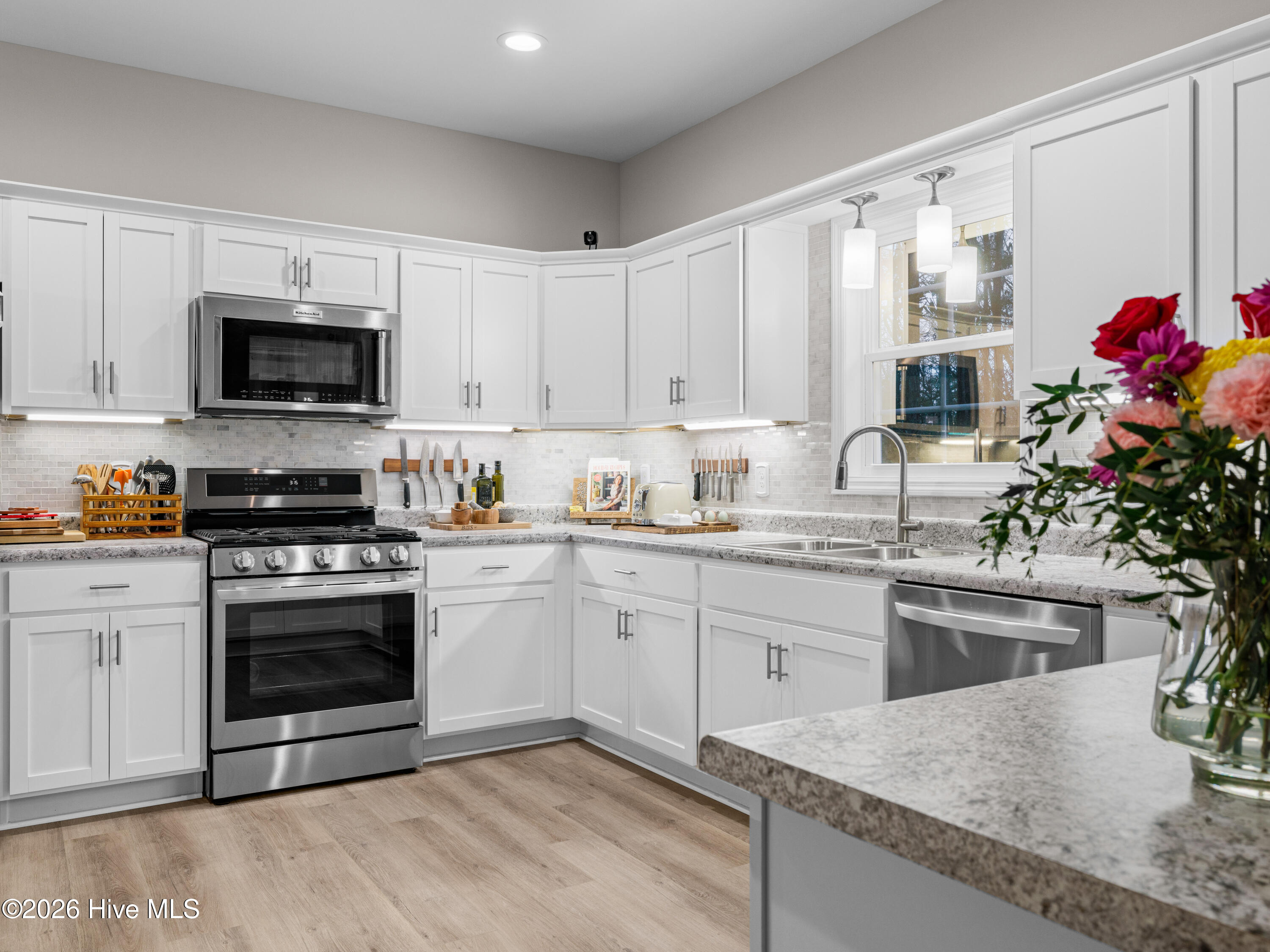 100549513 | Photo 22