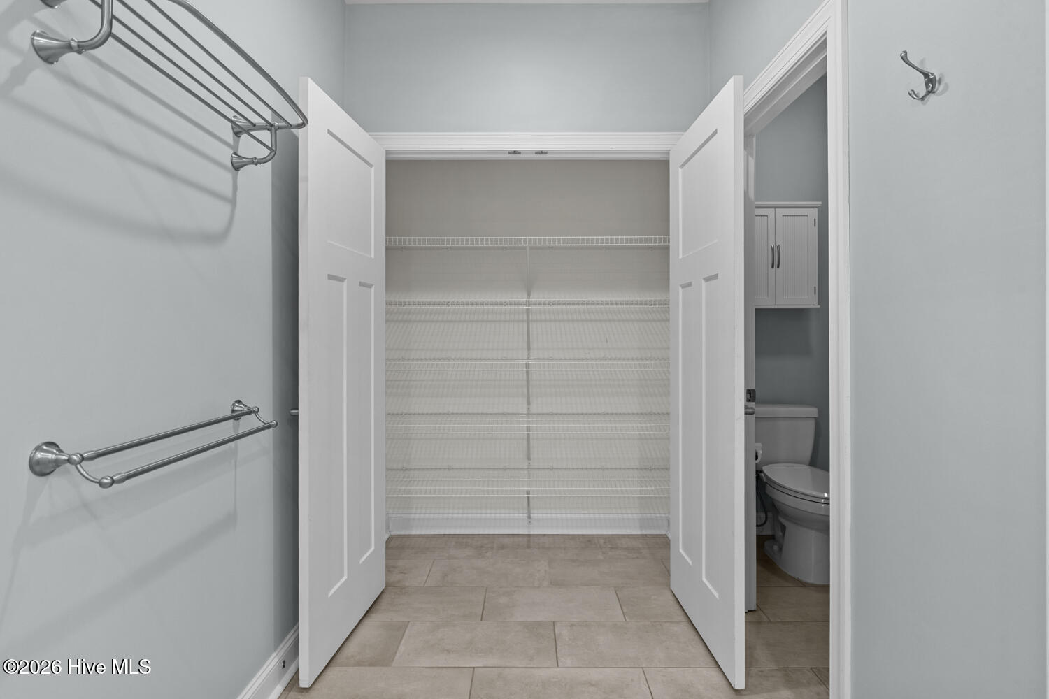 100548690 | Photo 25