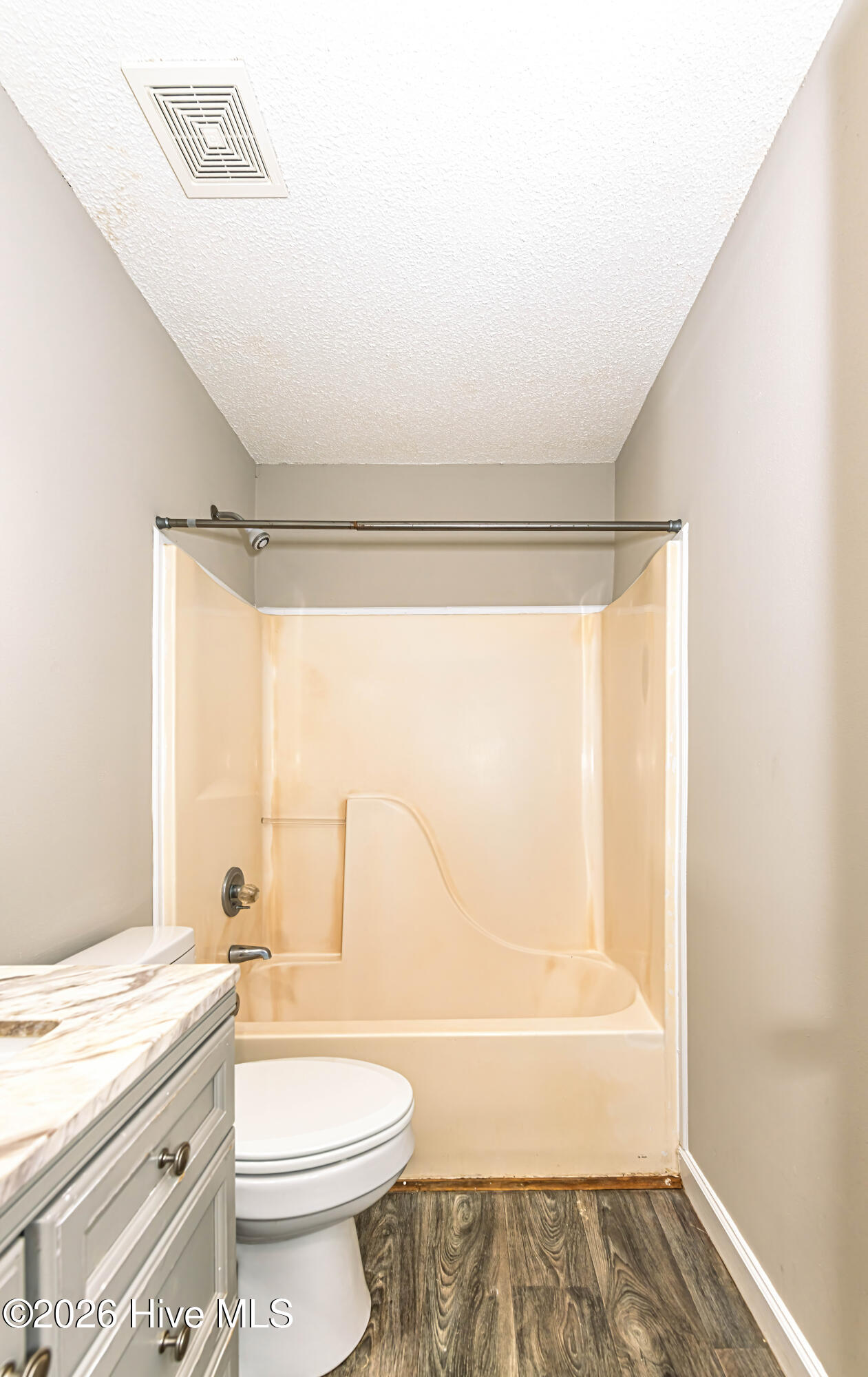 100568106 | Photo 52