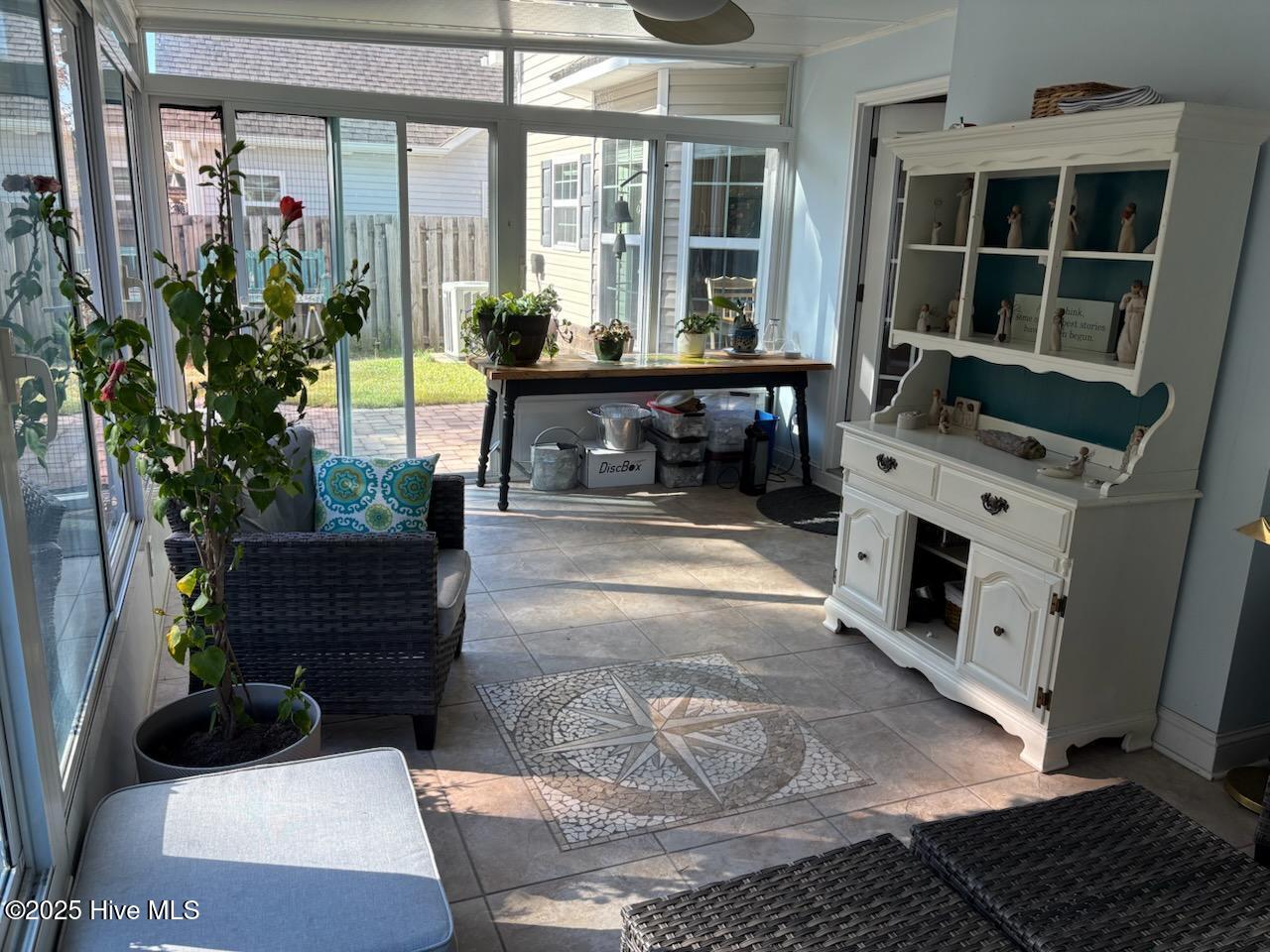 100542837 | Photo 26