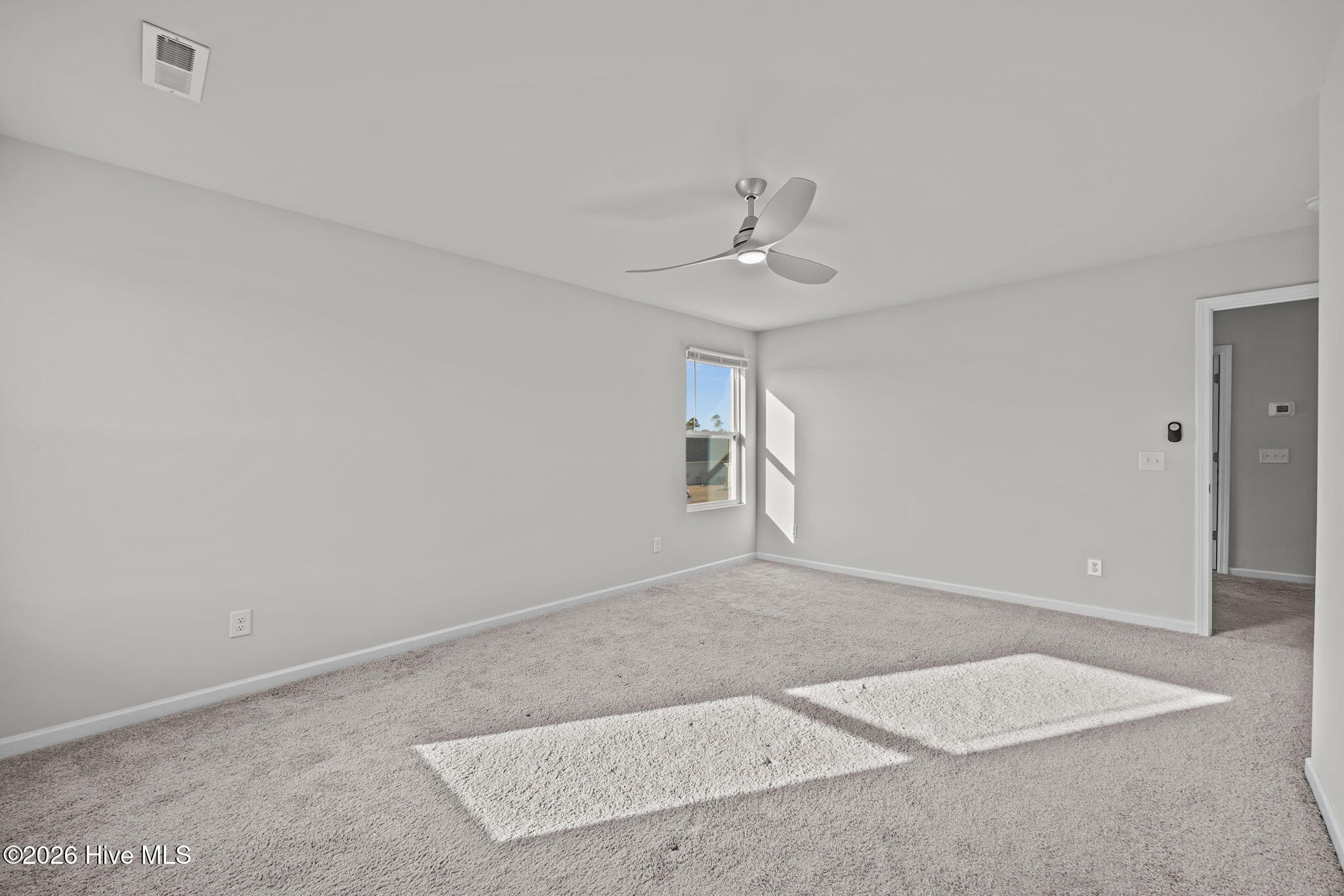 100549806 | Photo 22