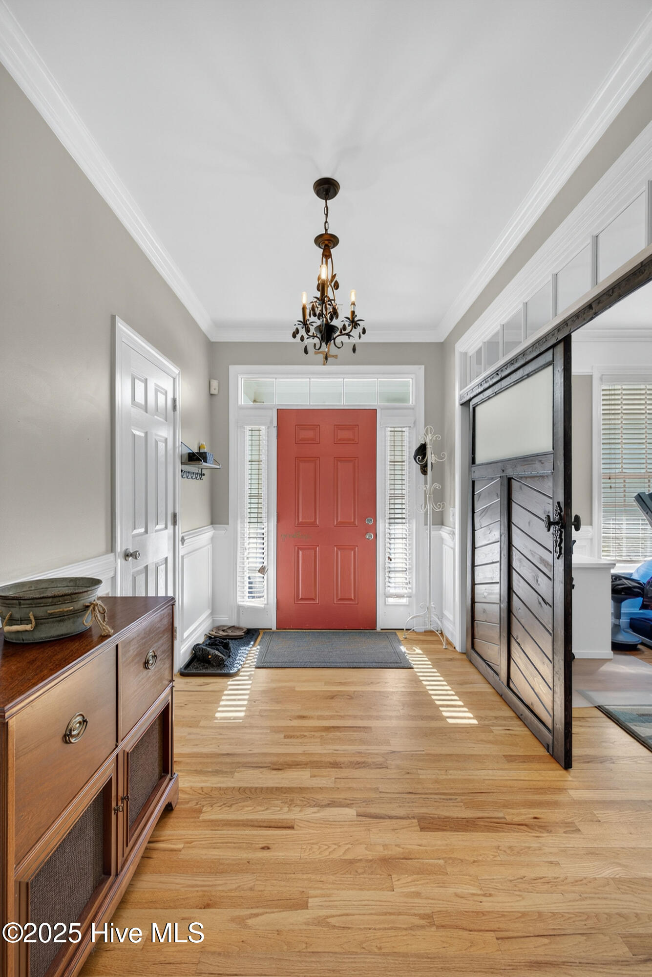 100540017 | Photo 26