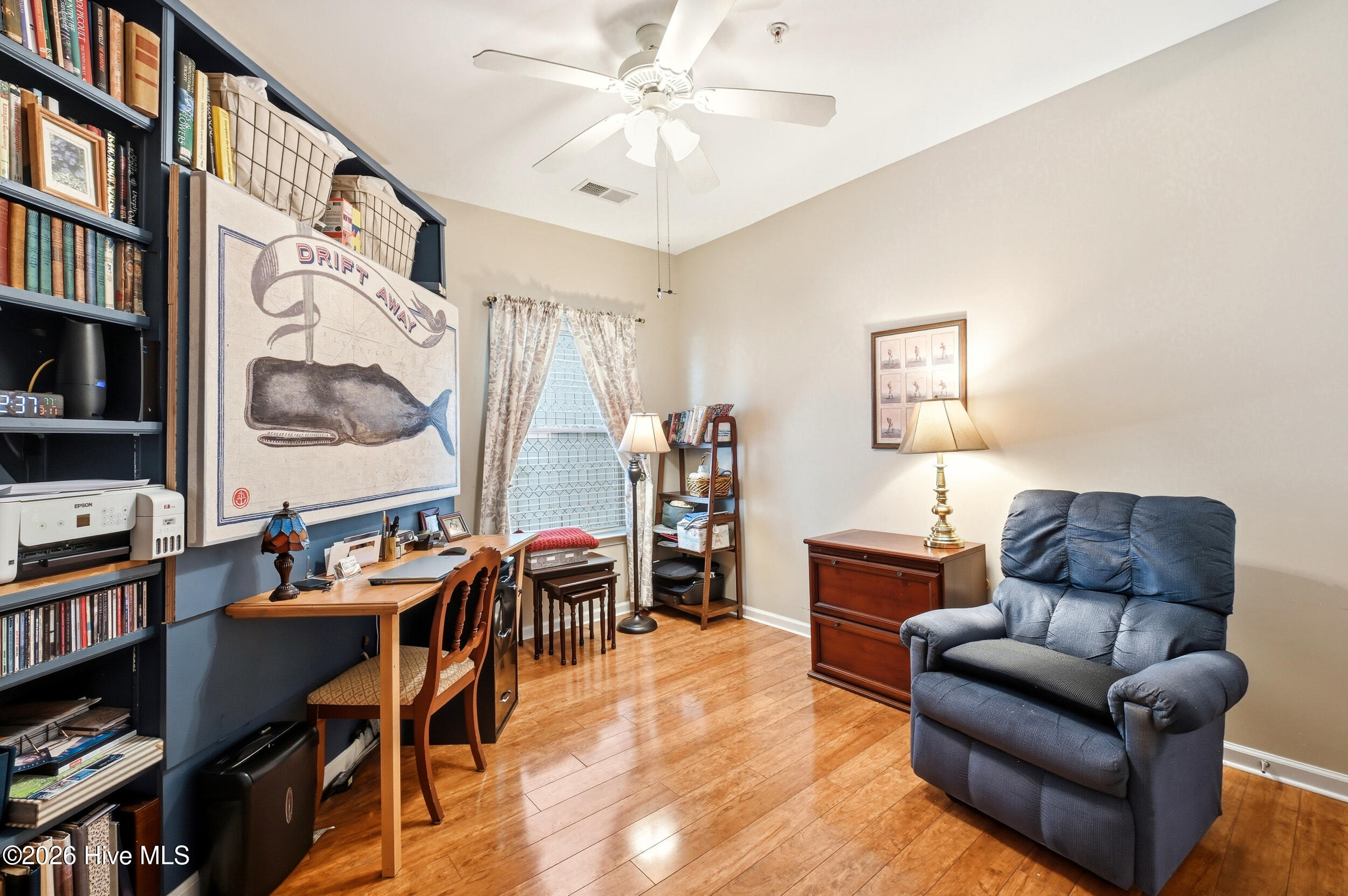 100568042 | Photo 14