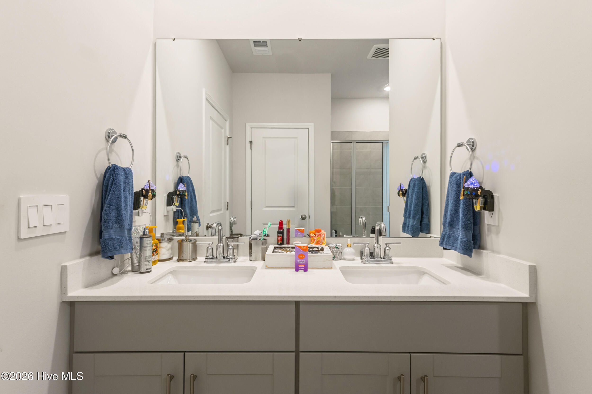 100568412 | Photo 17