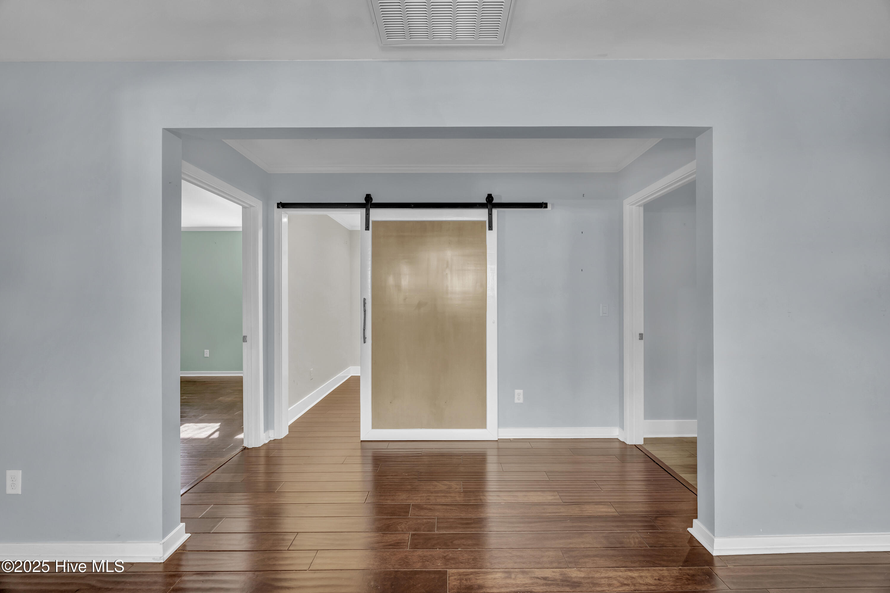 100540470 | Photo 13