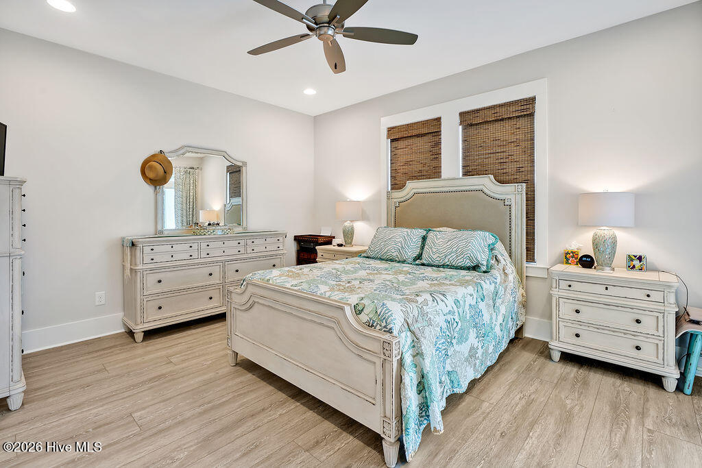 100561001 | Photo 15