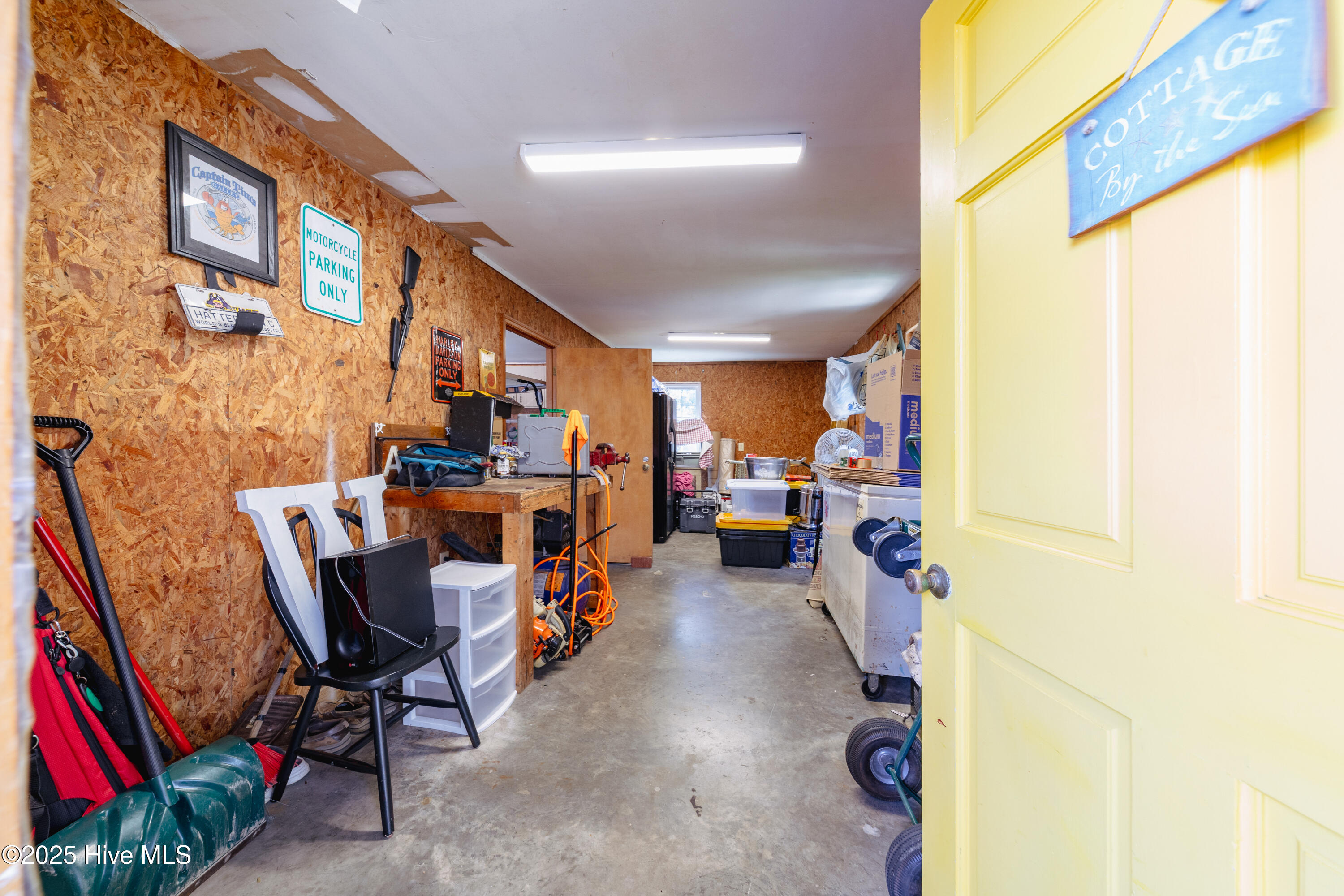 100531366 | Photo 36