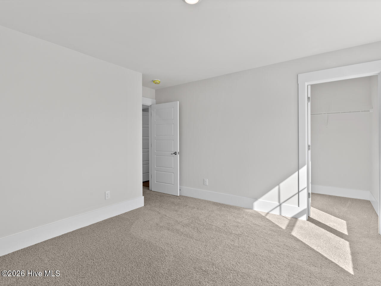 100530535 | Photo 37