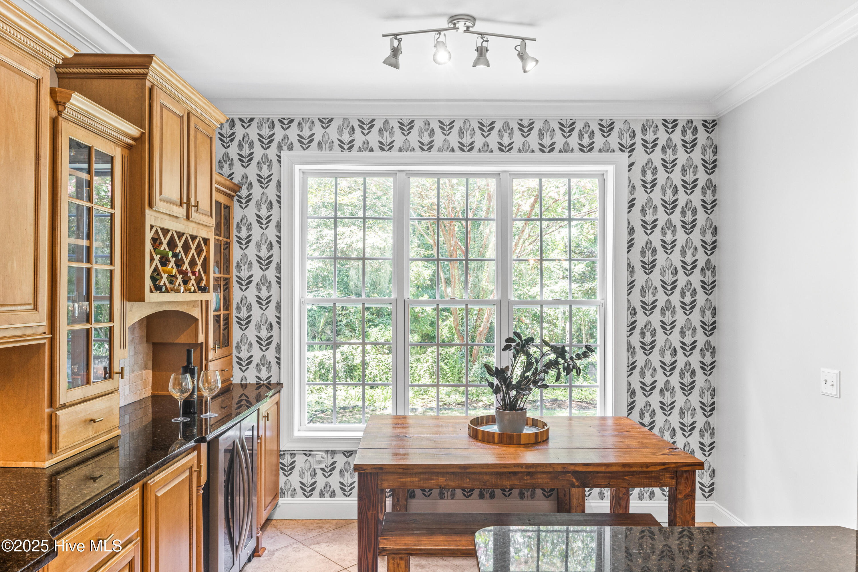 100520720 | Photo 14