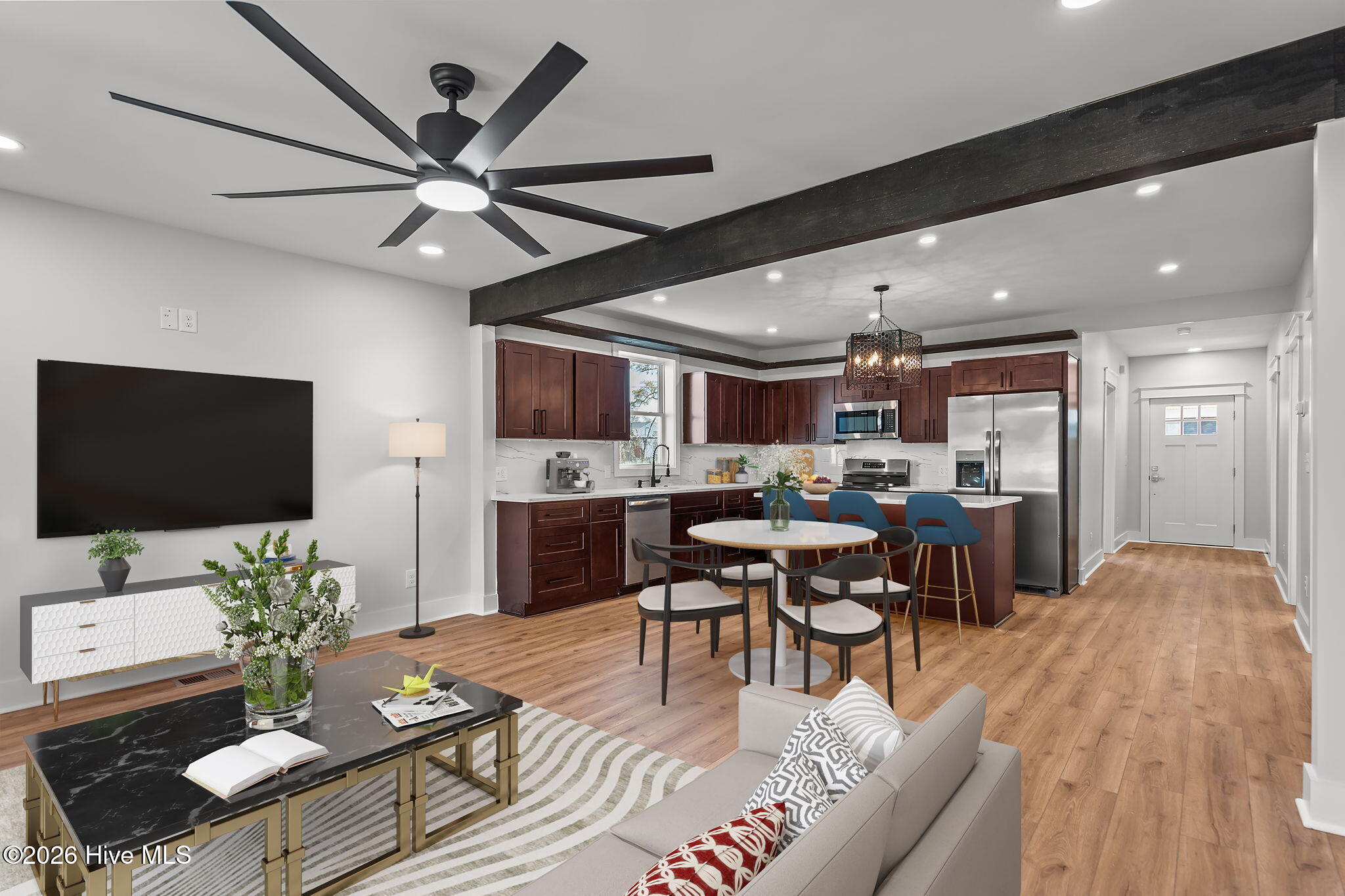 100550651 | Photo 25