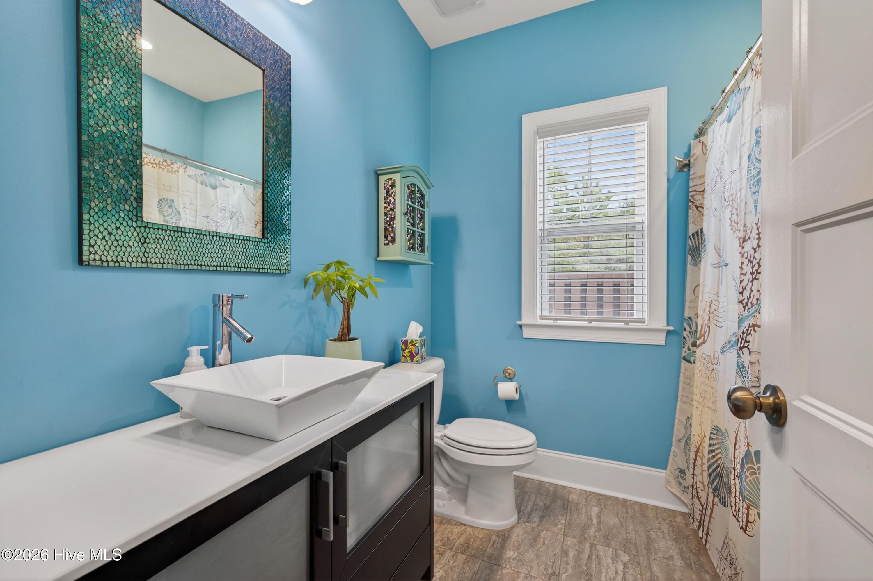 100552458 | Photo 23