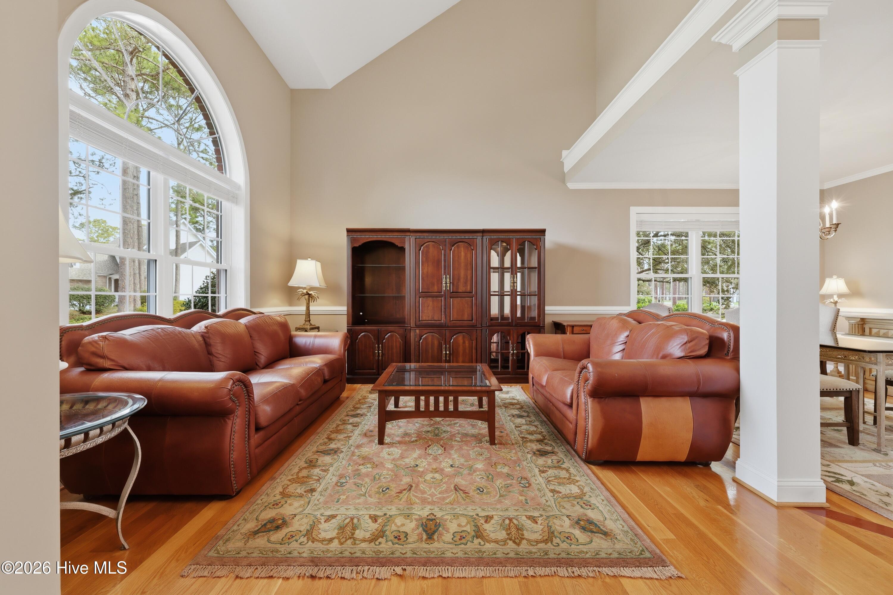 100558451 | Photo 12