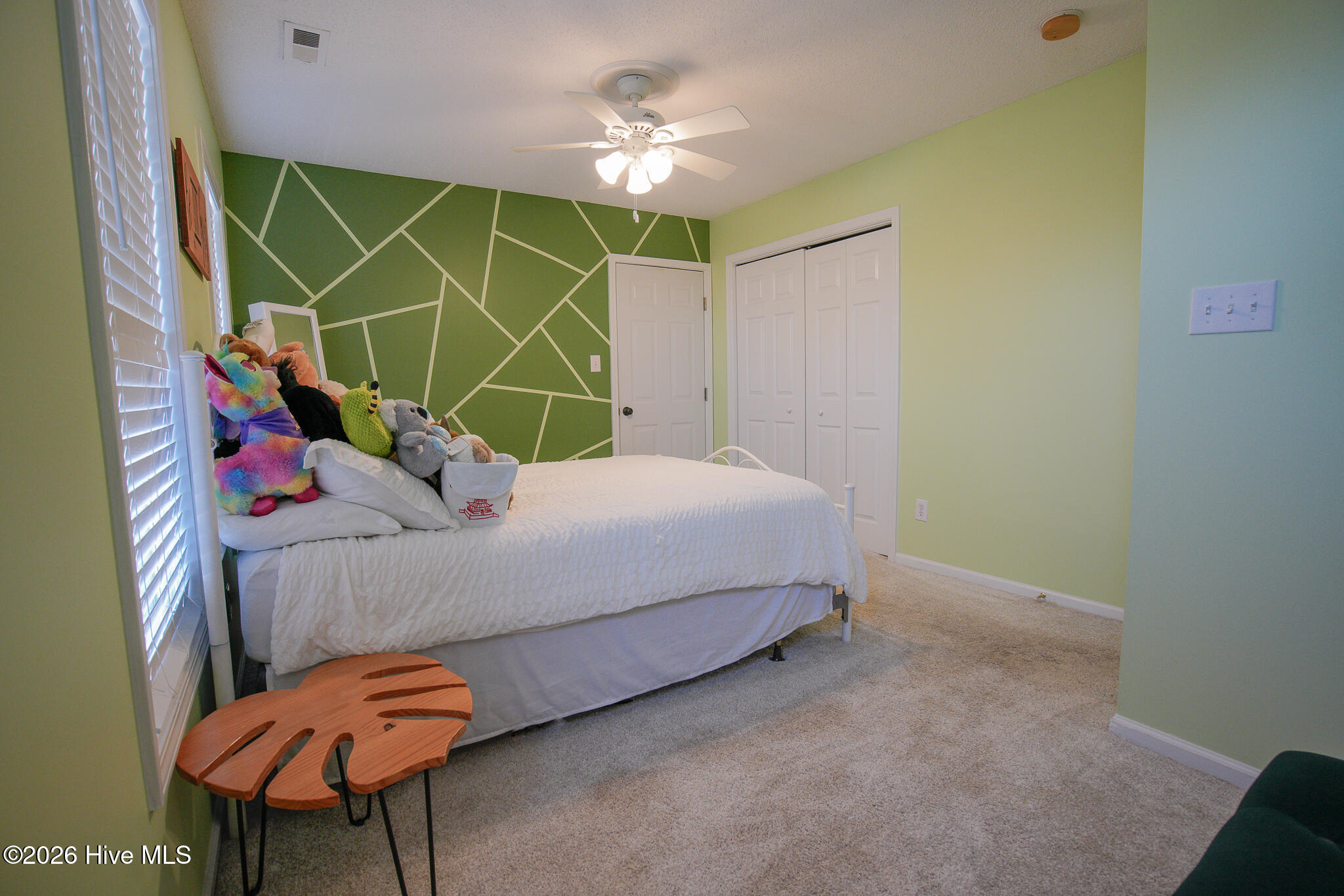 100556860 | Photo 10