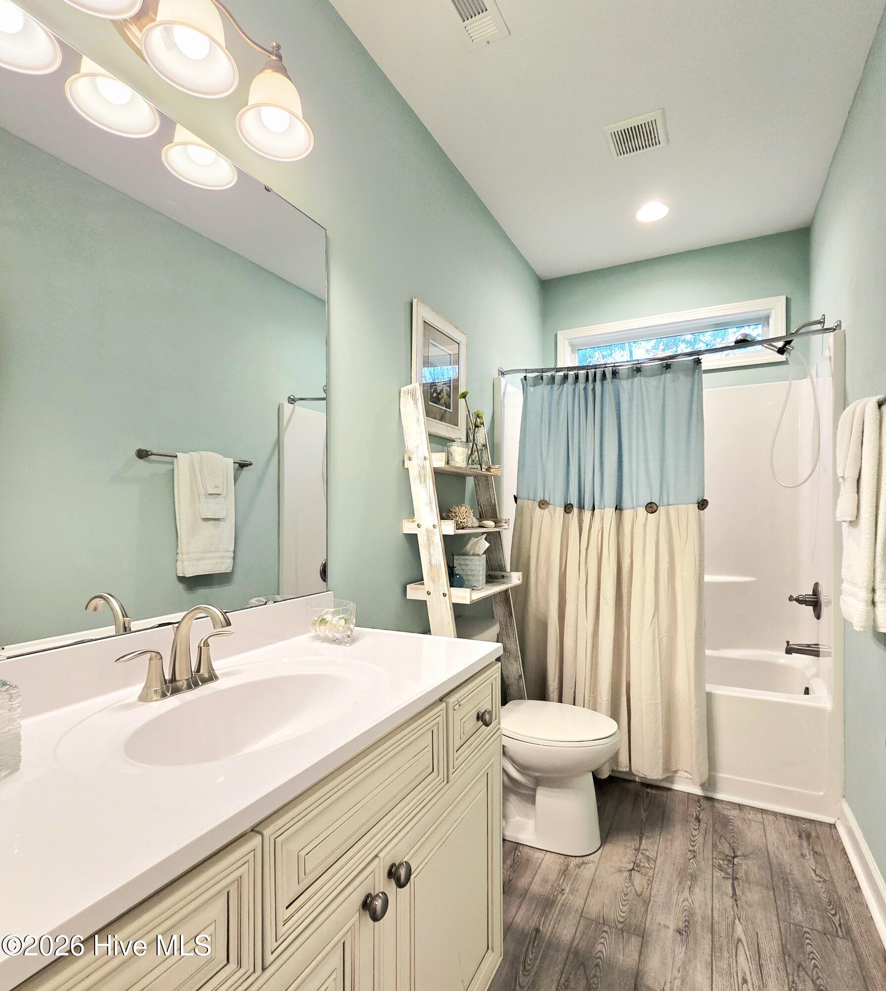 100552706 | Photo 13