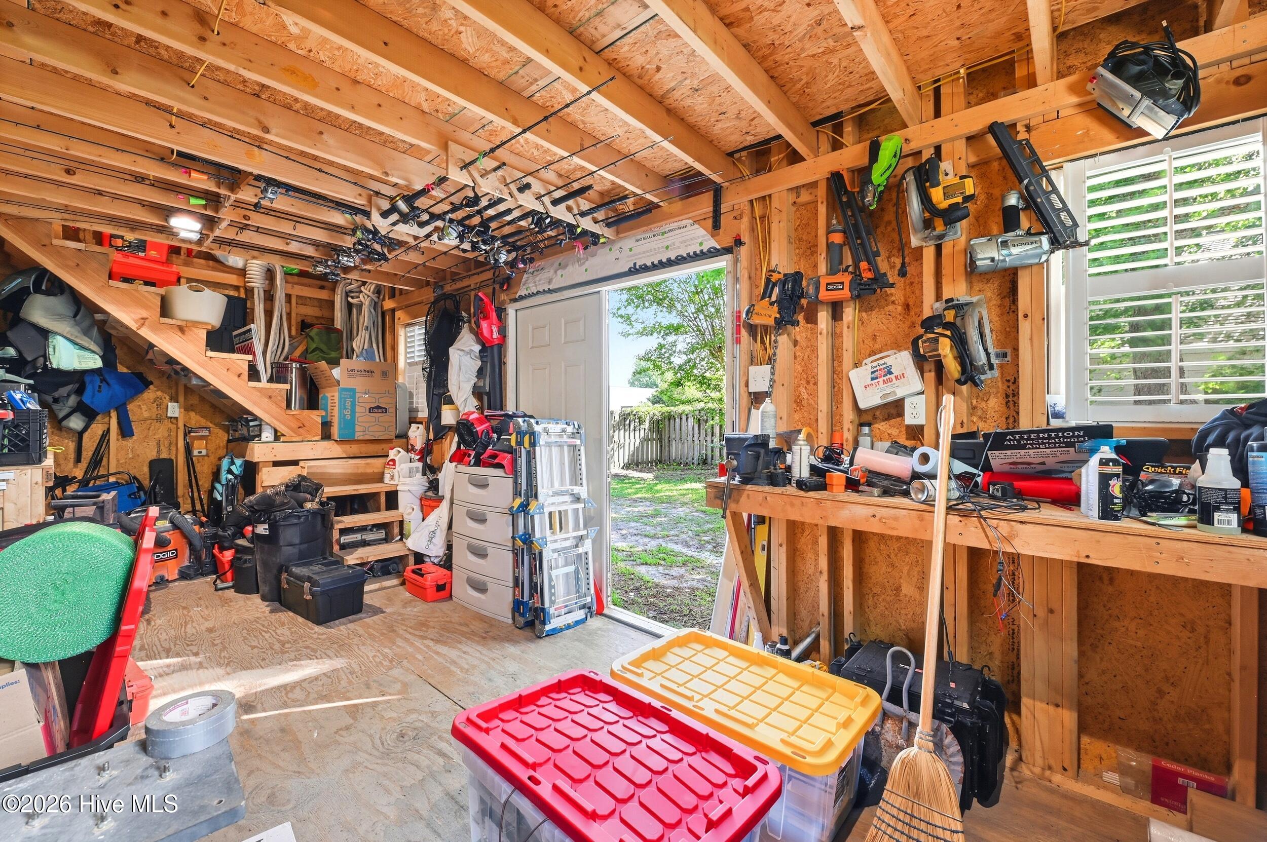 100576561 | Photo 22