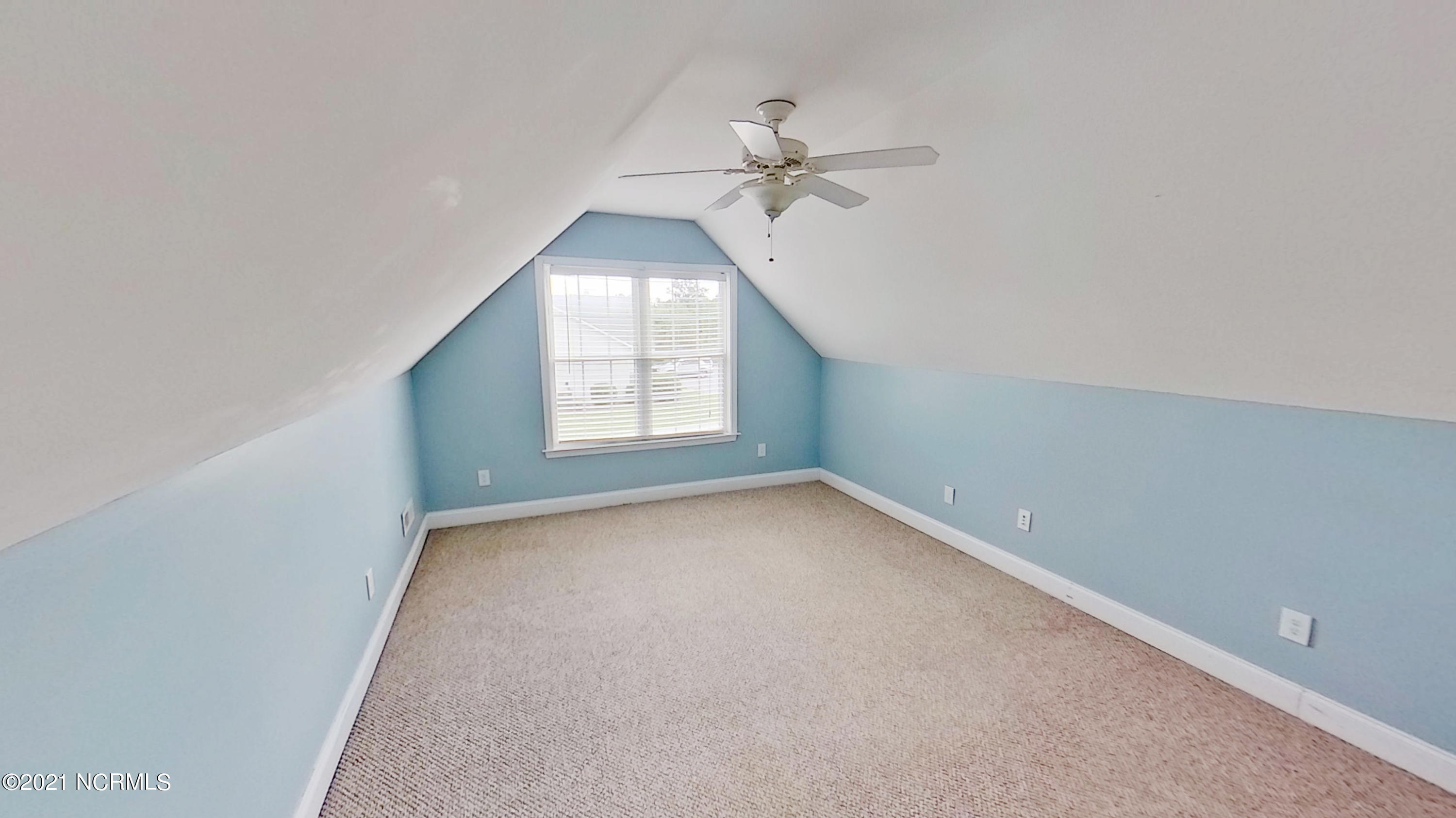 100546873 | Photo 23