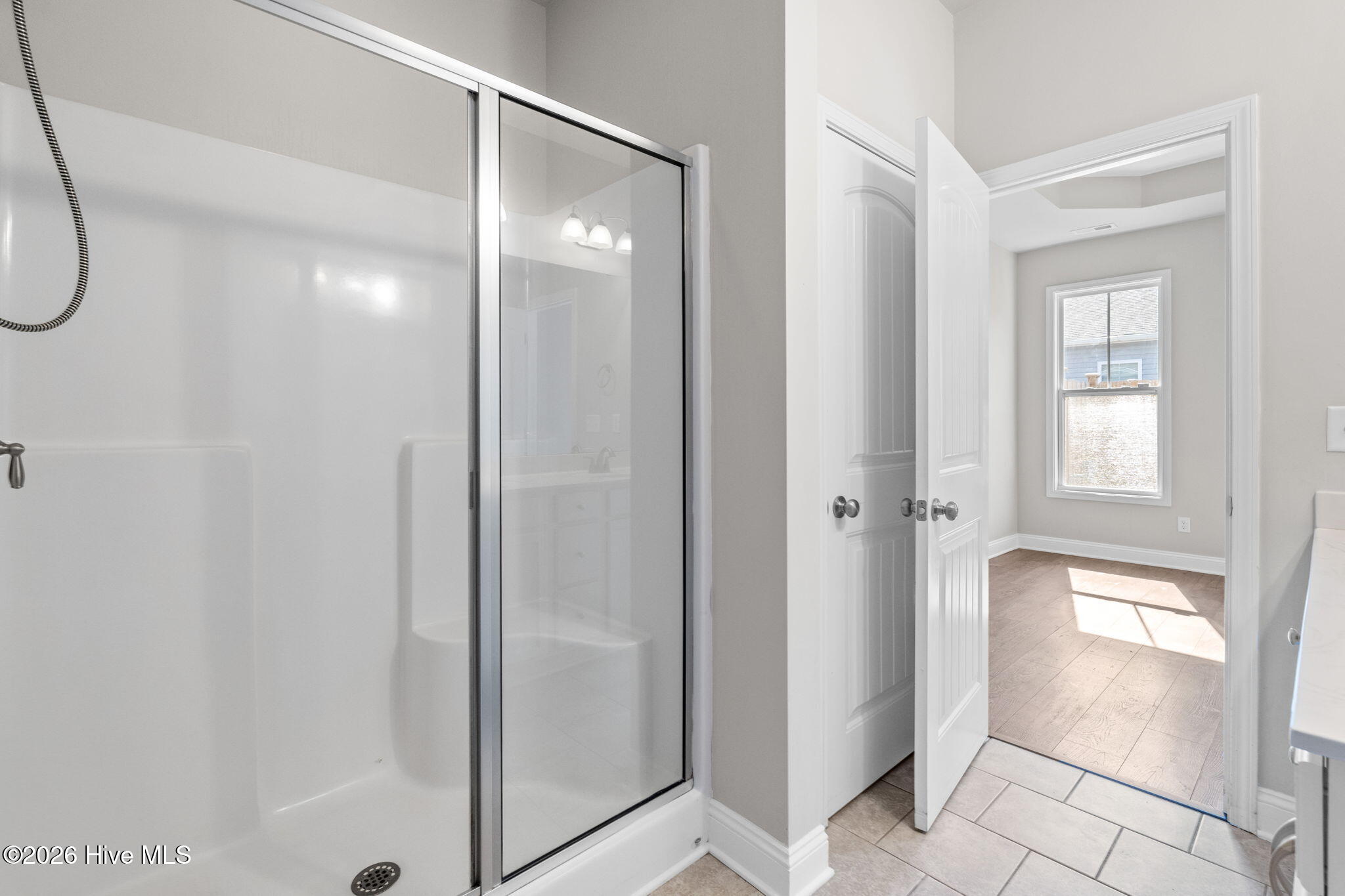 100540133 | Photo 16