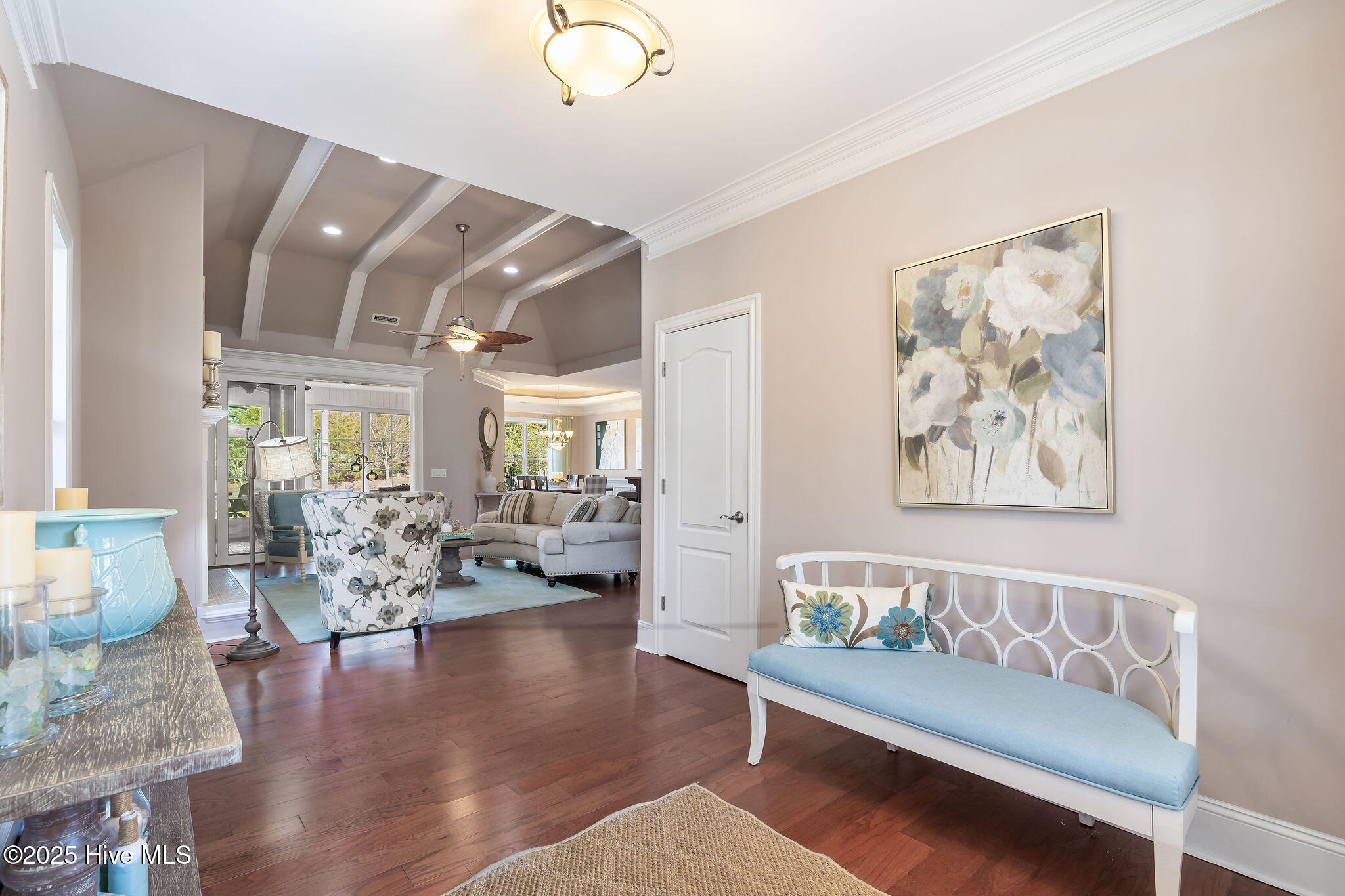 100541913 | Photo 33