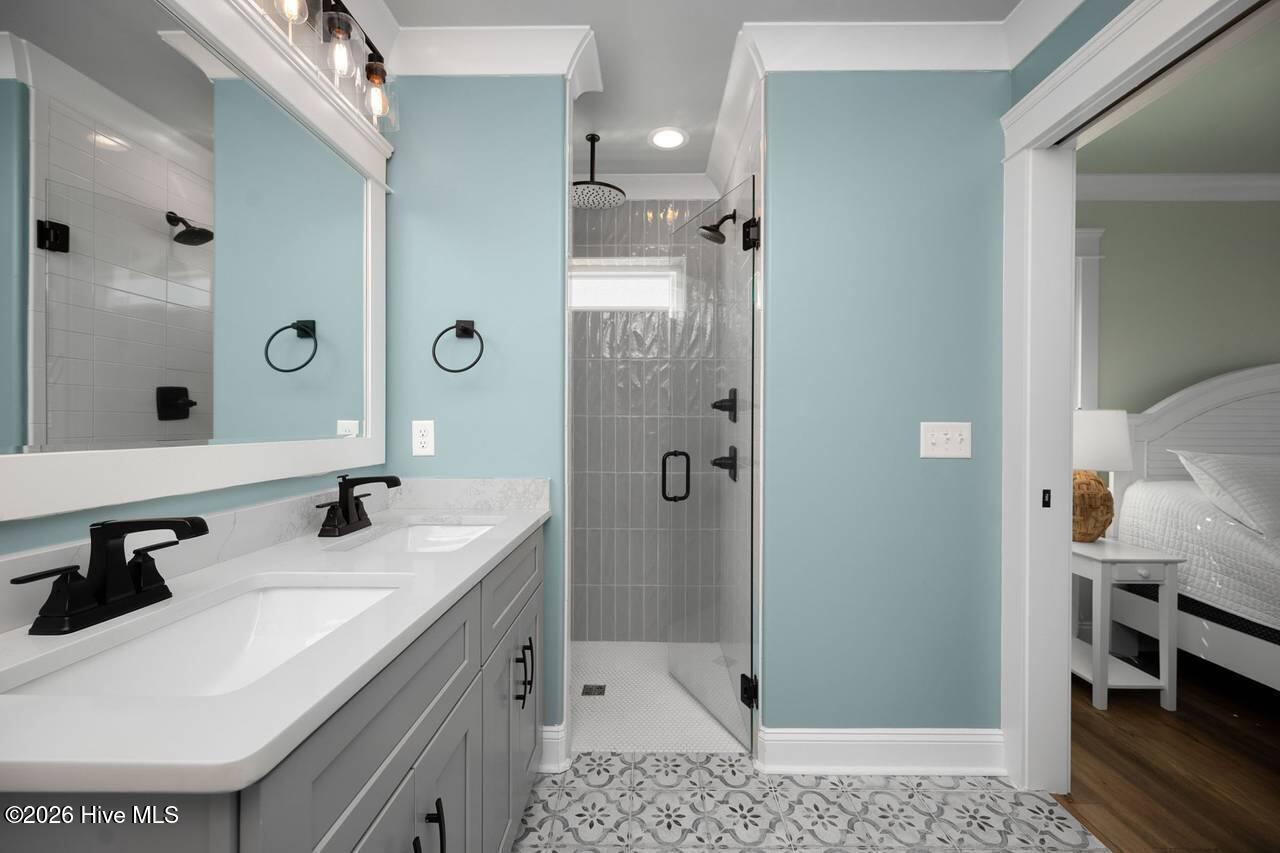 100560212 | Photo 105