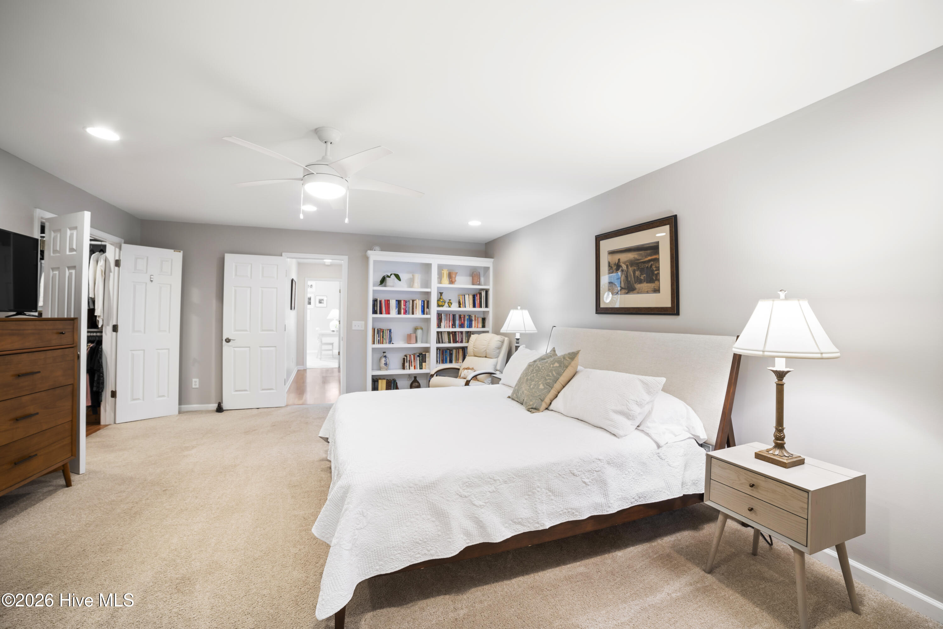 100567457 | Photo 11