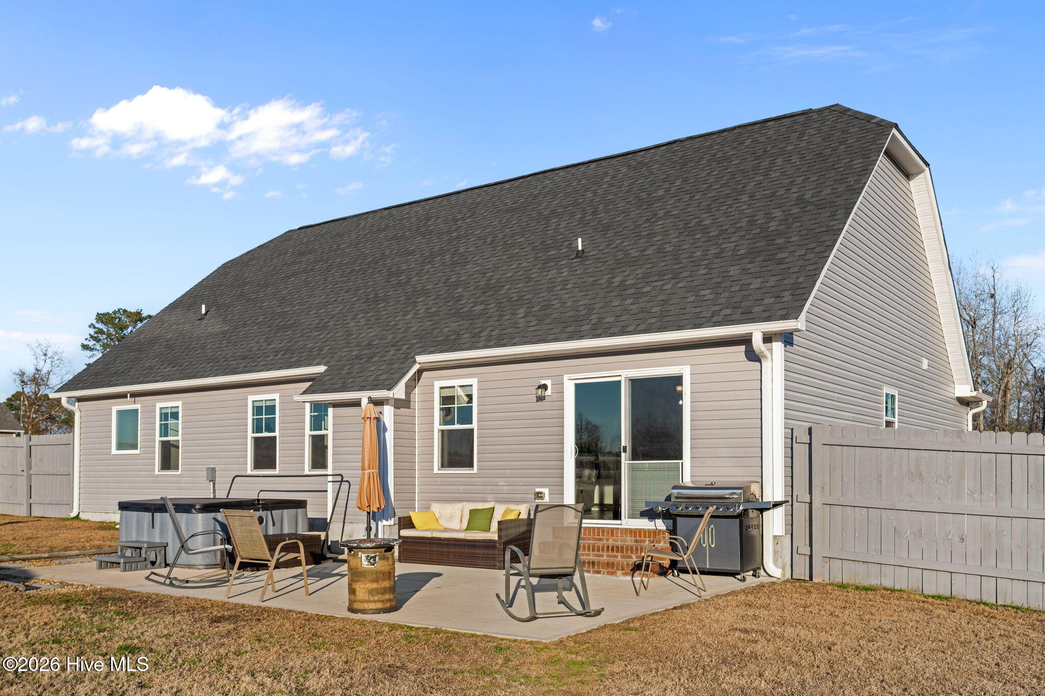 100548485 | Photo 36