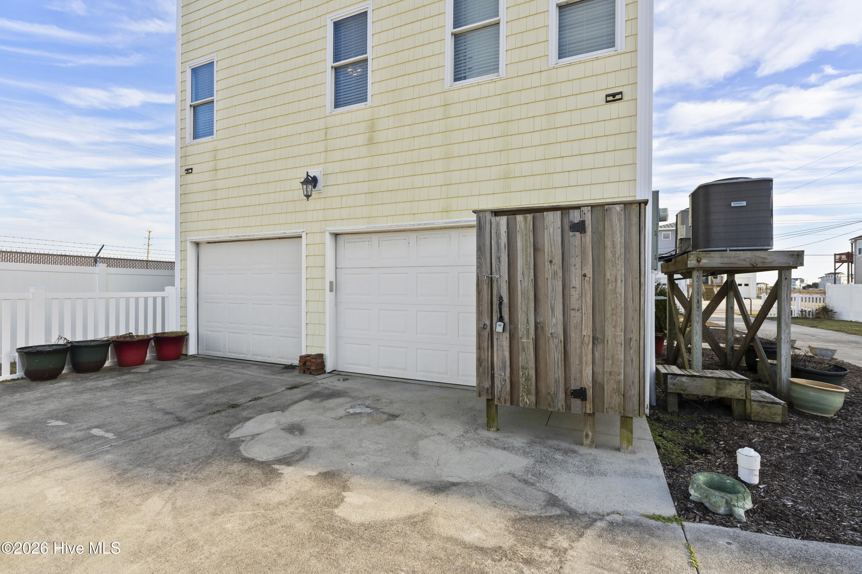 100555944 | Photo 56