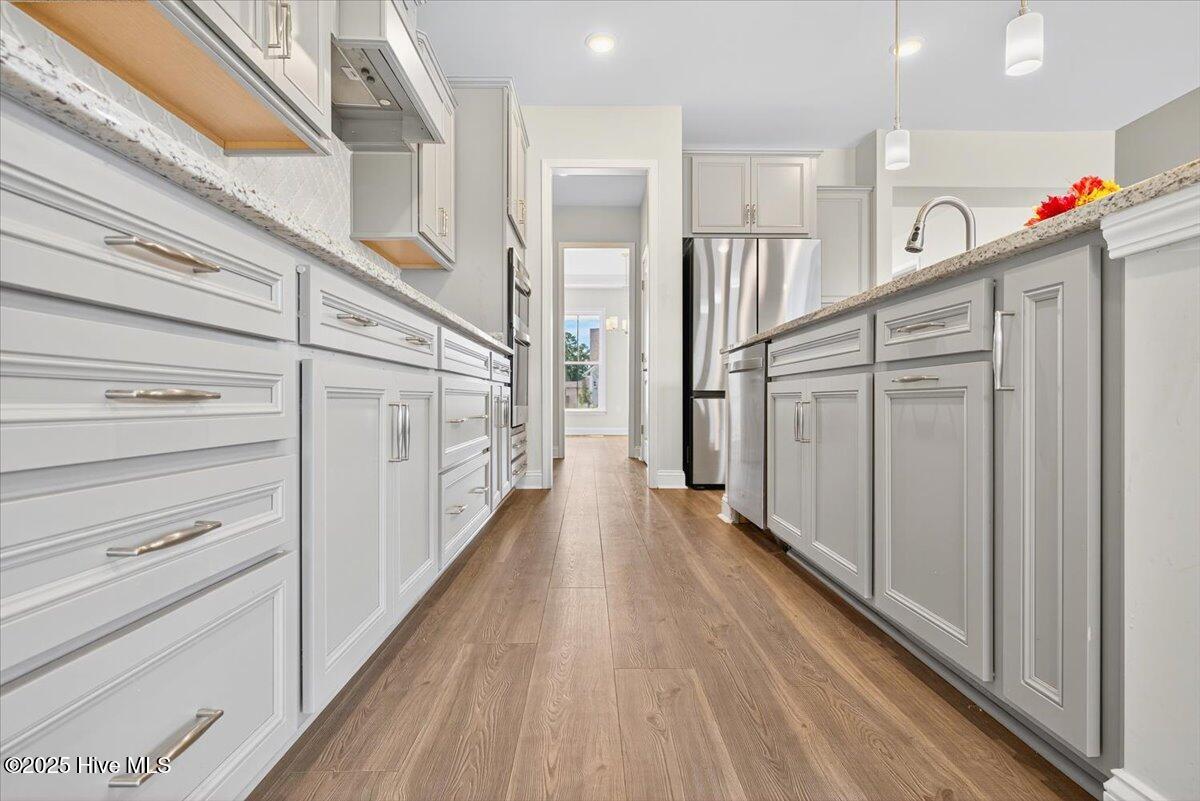 100532421 | Photo 15