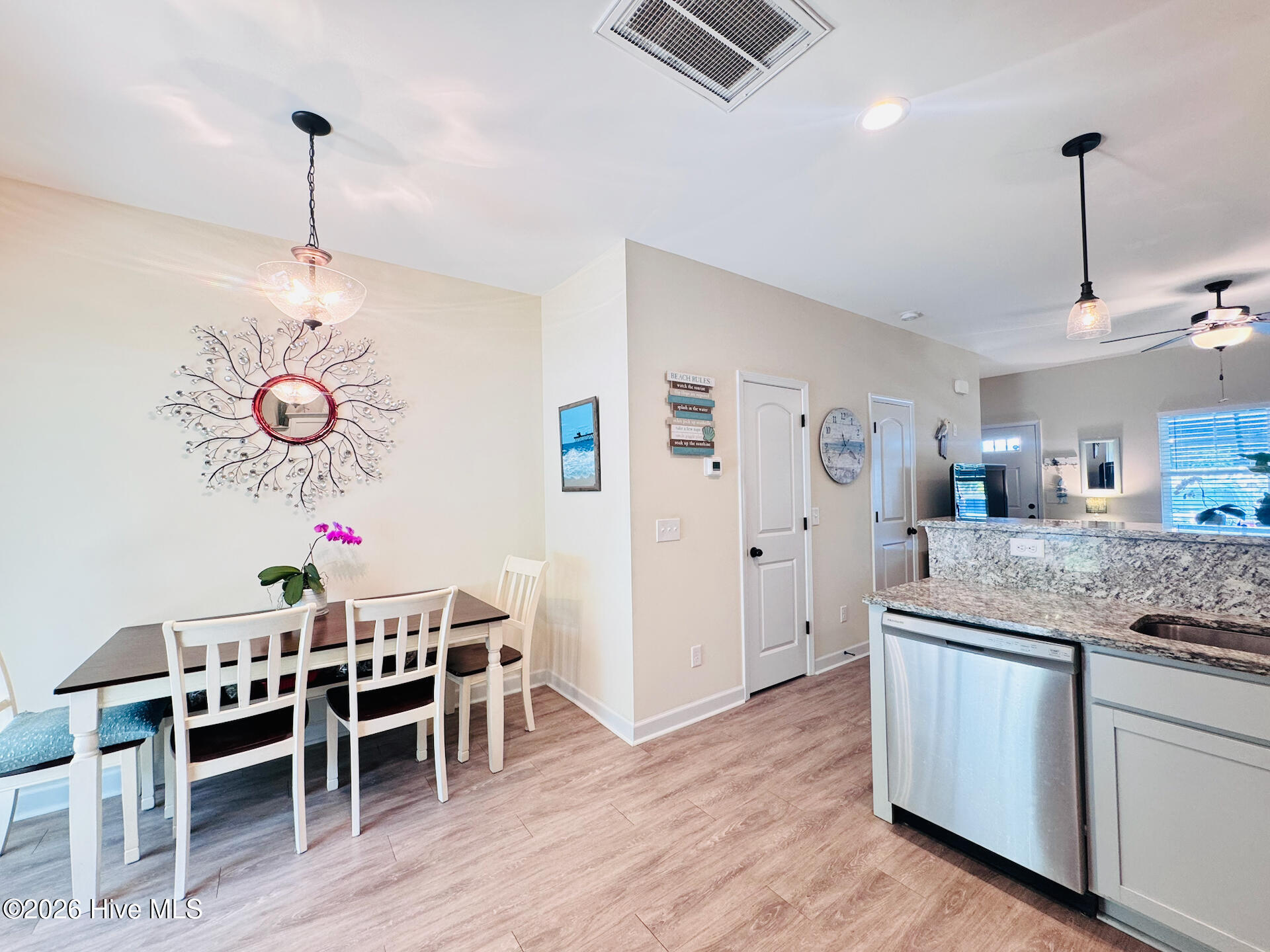 100567509 | Photo 13