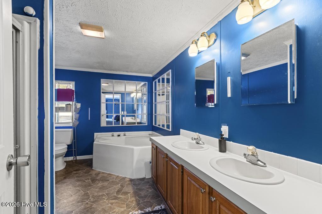 100570291 | Photo 23