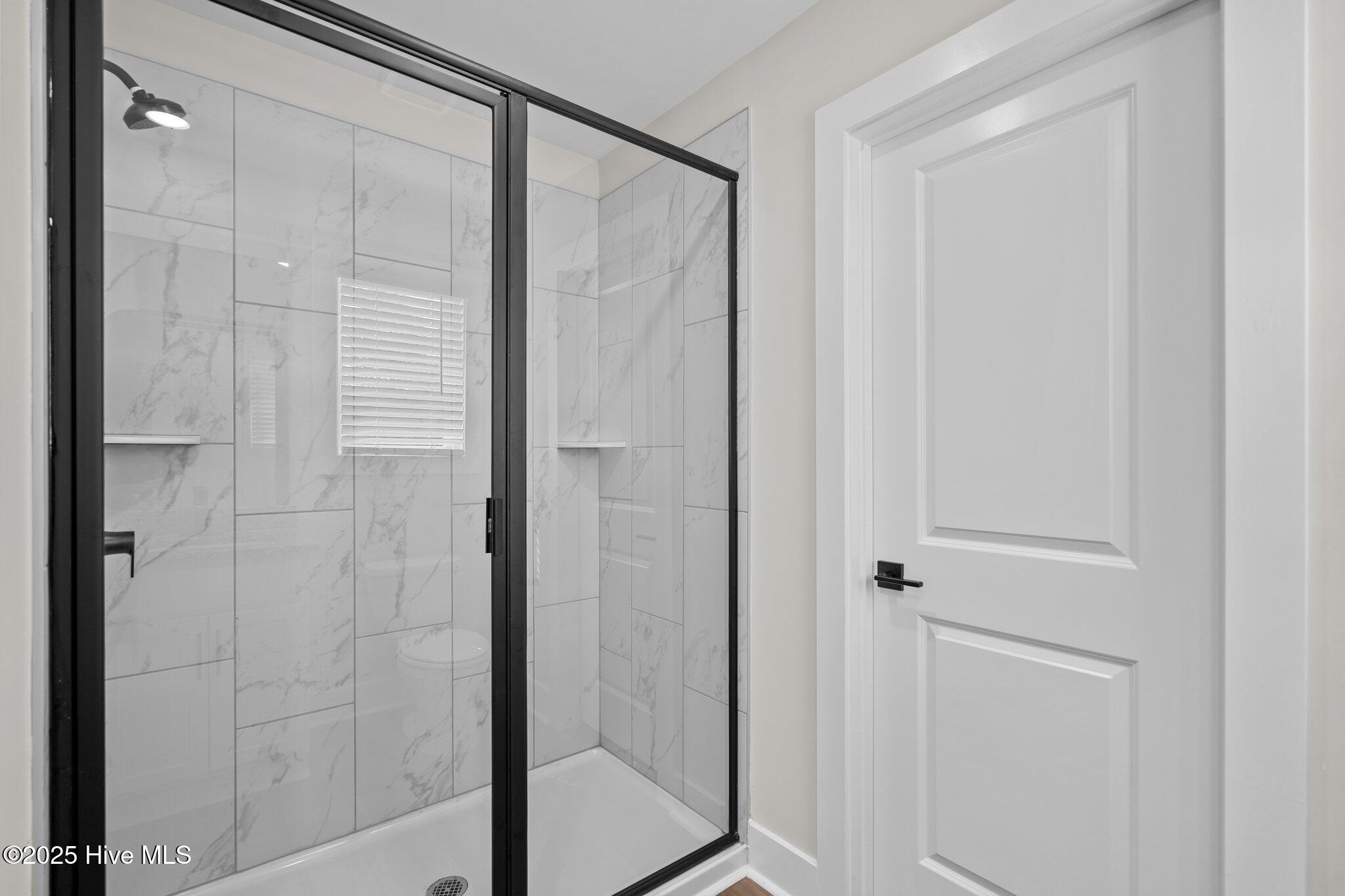 100546819 | Photo 21