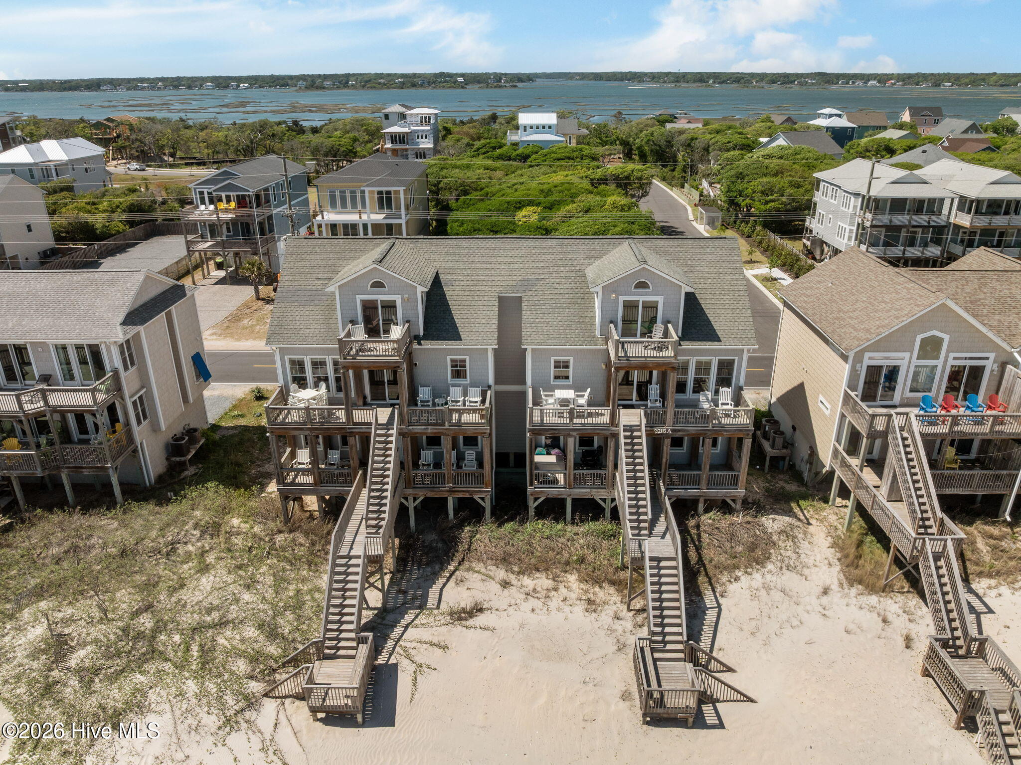 100570241 | Photo 32