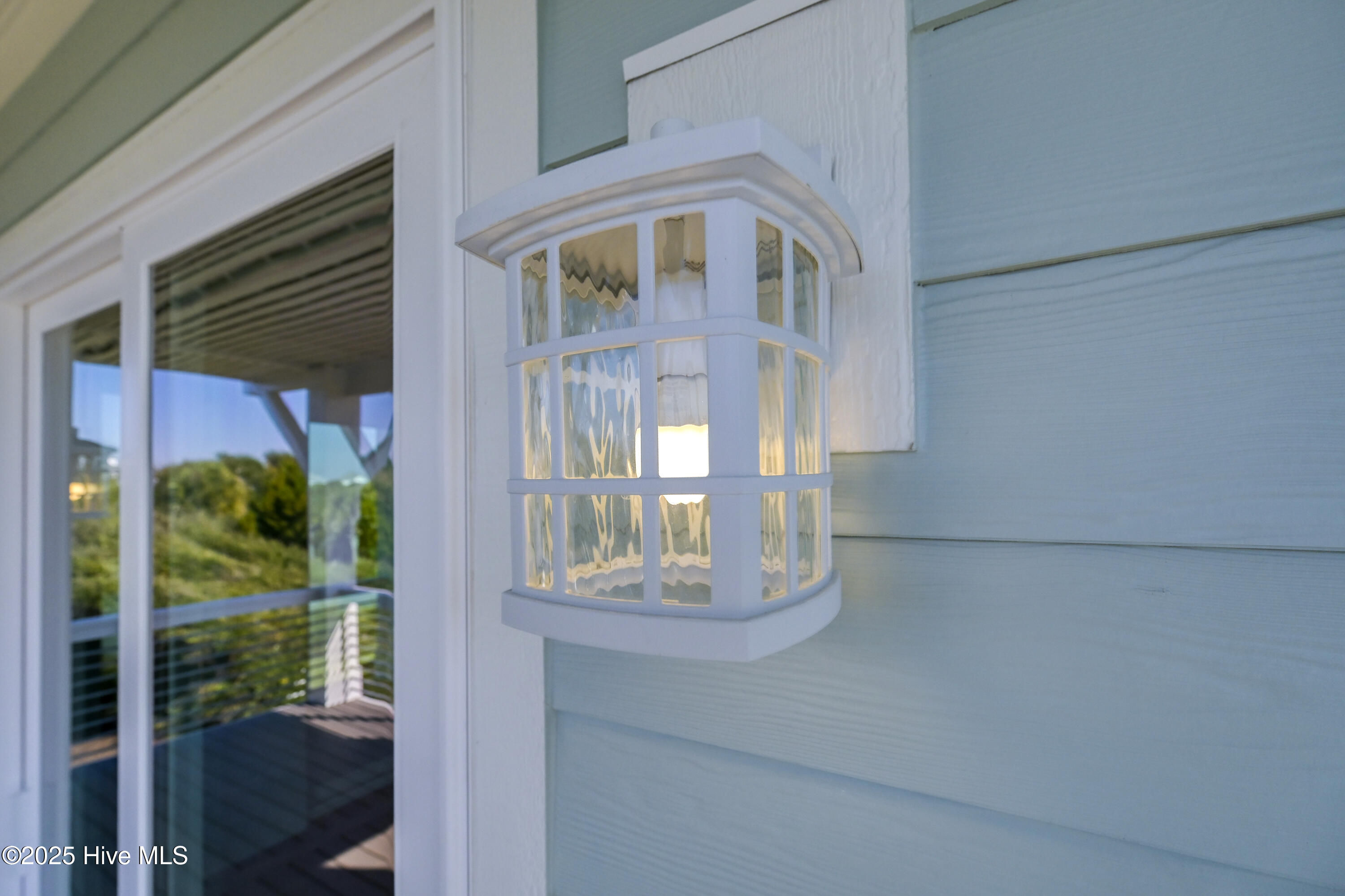 100516070 | Photo 74