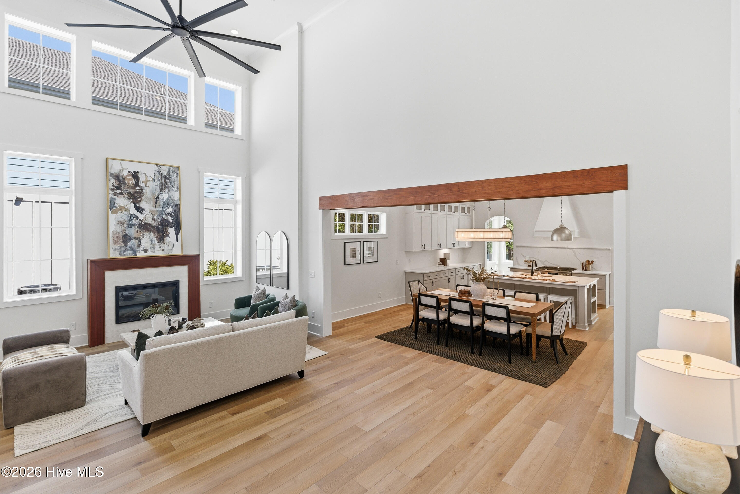 100564913 | Photo 12