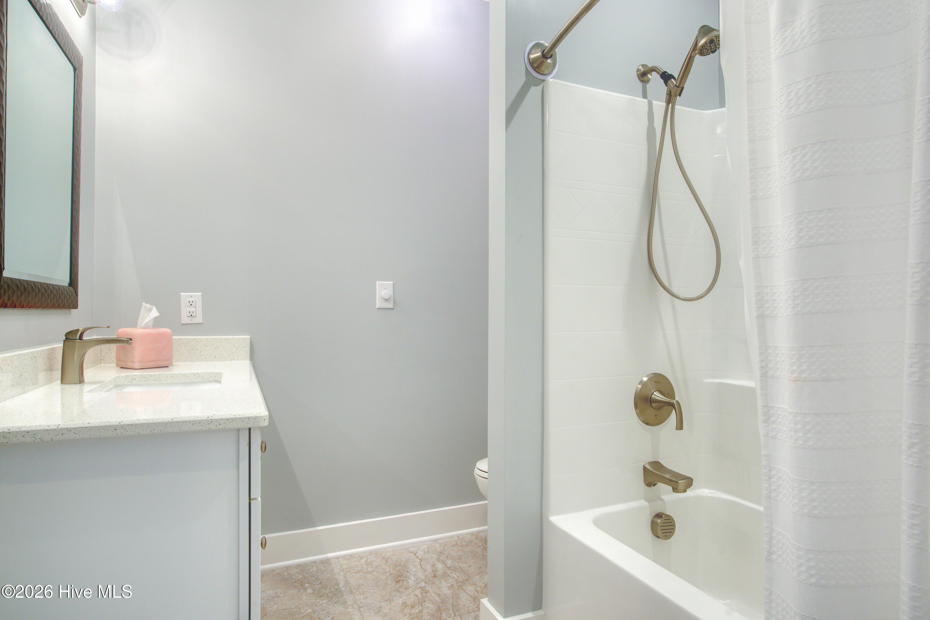 100559863 | Photo 44