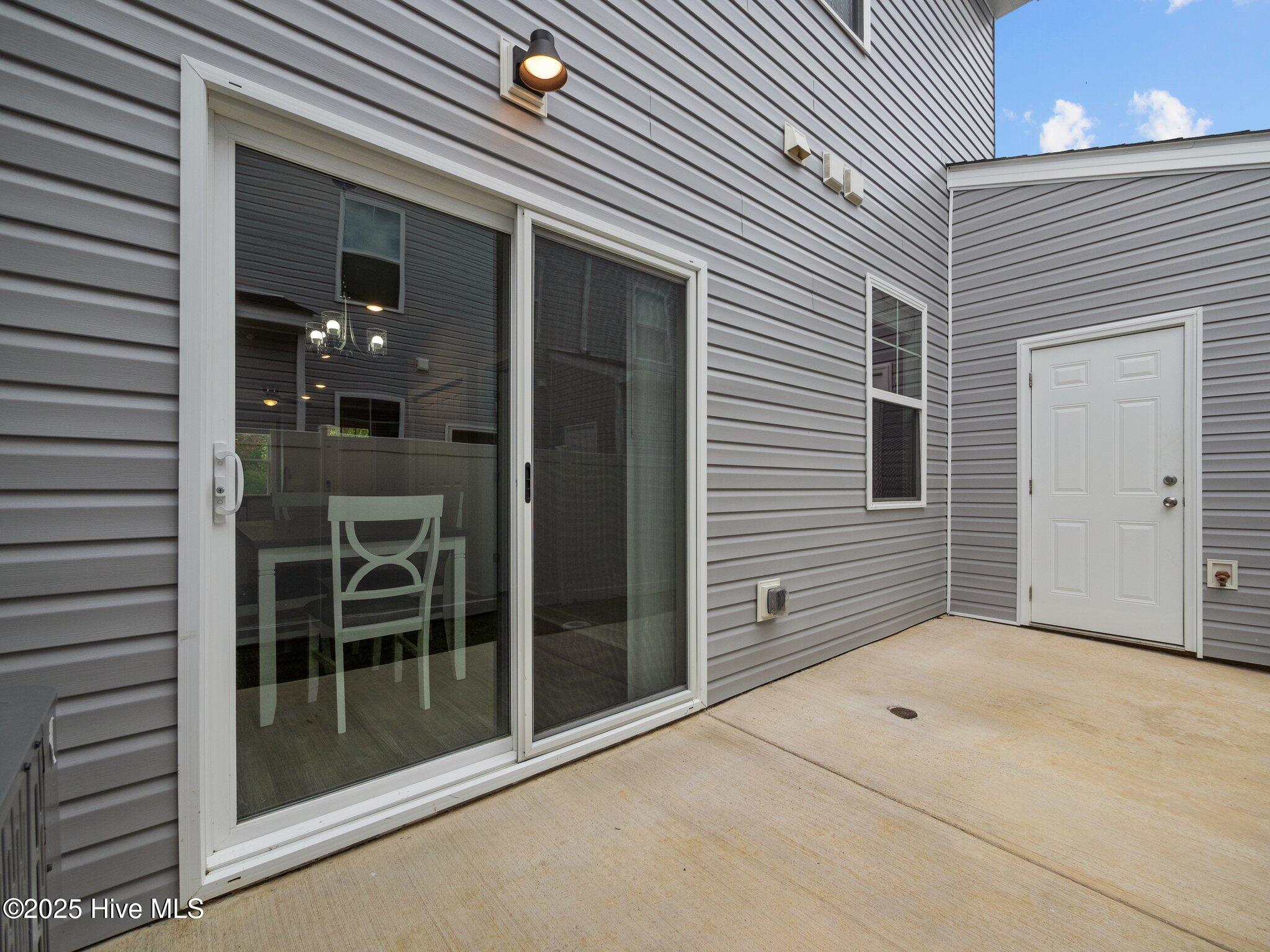 100486624 | Photo 36