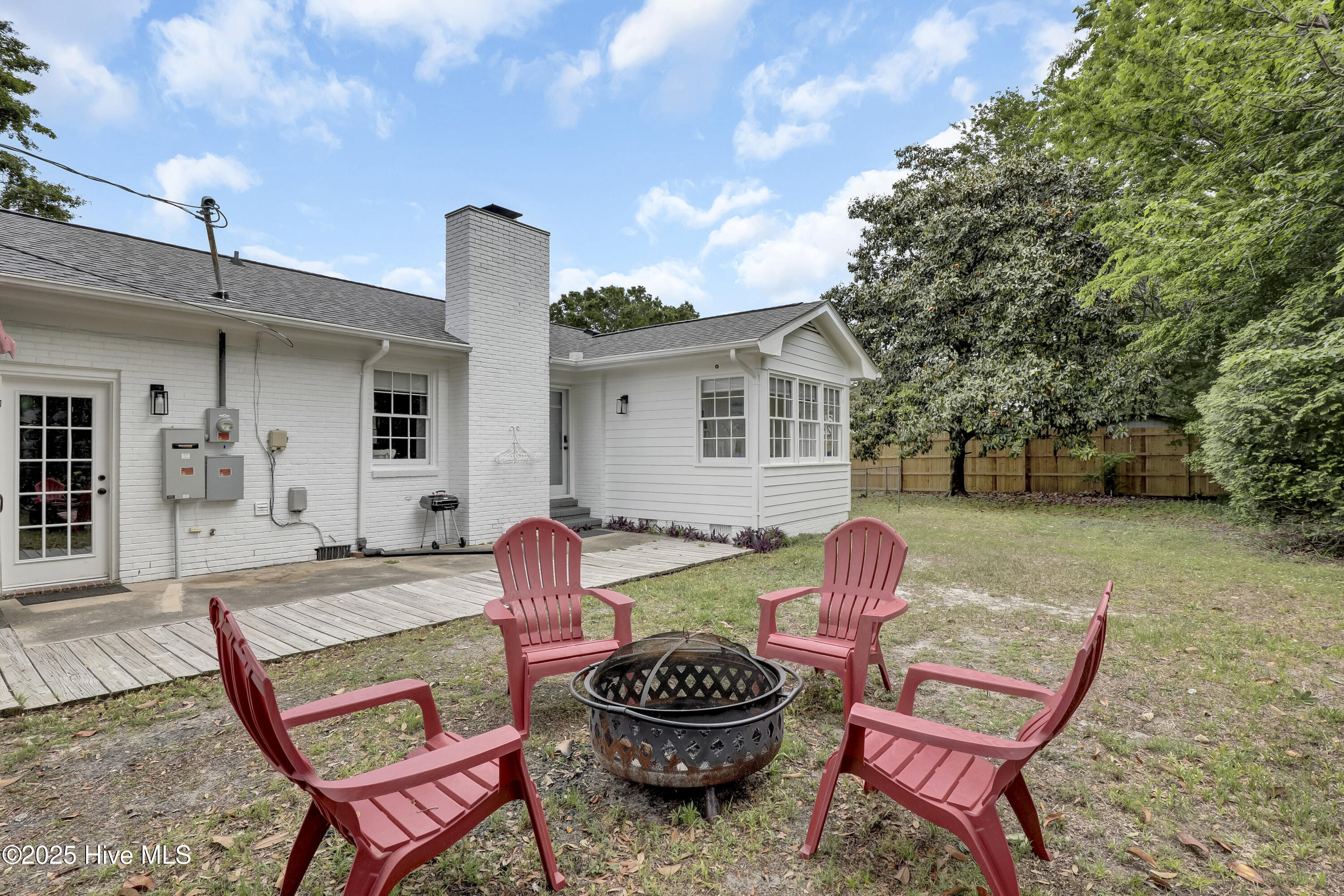 100566321 | Photo 28