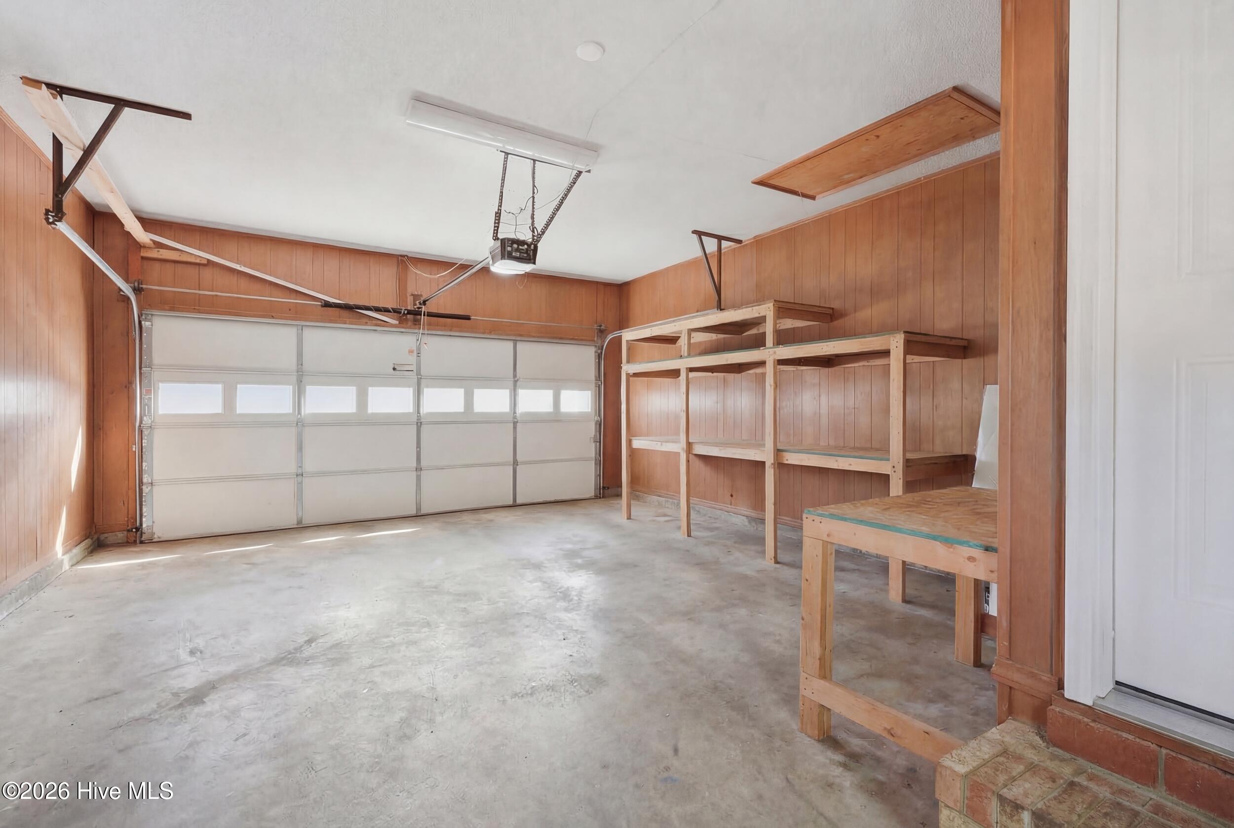 100561362 | Photo 41