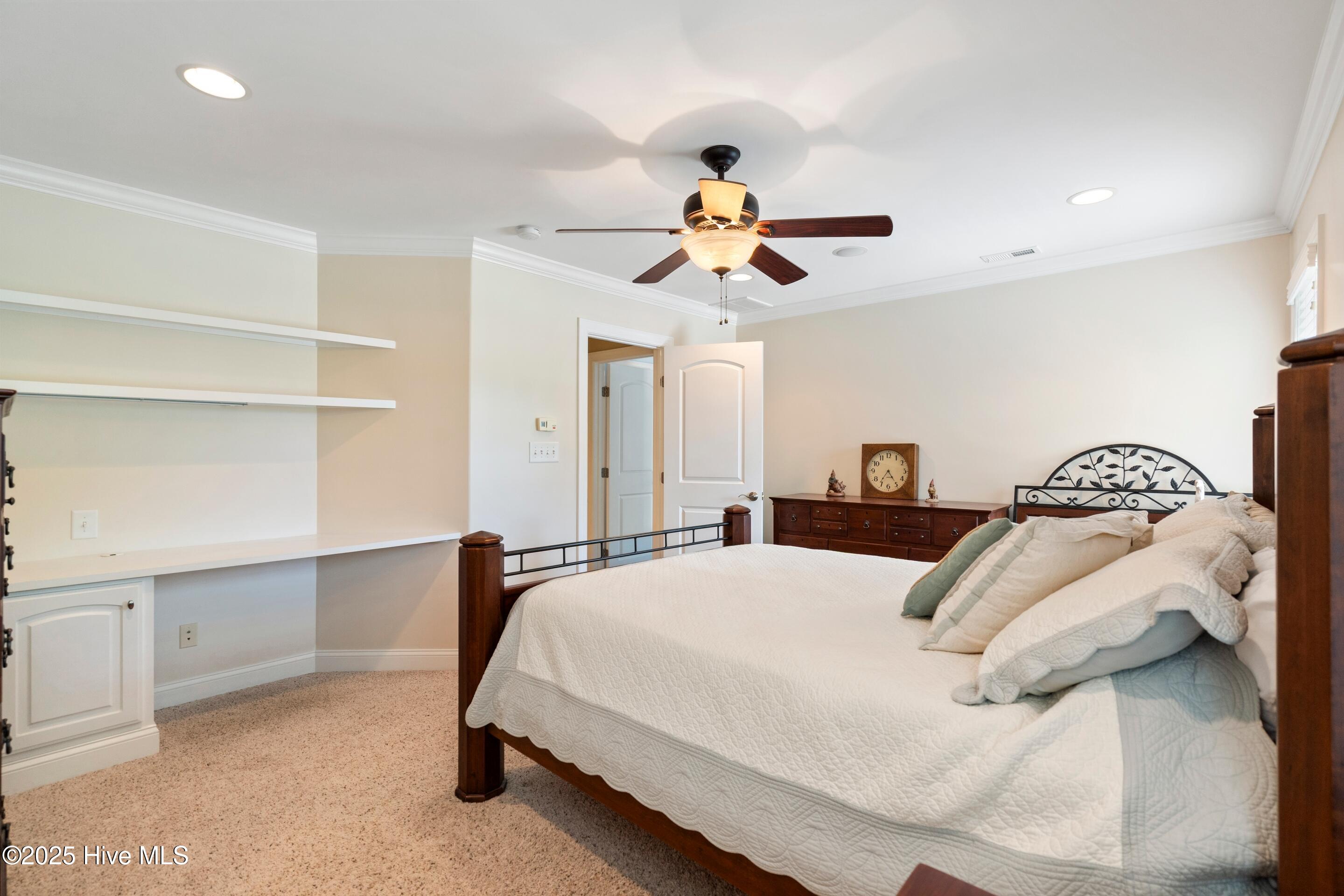 100518438 | Photo 51