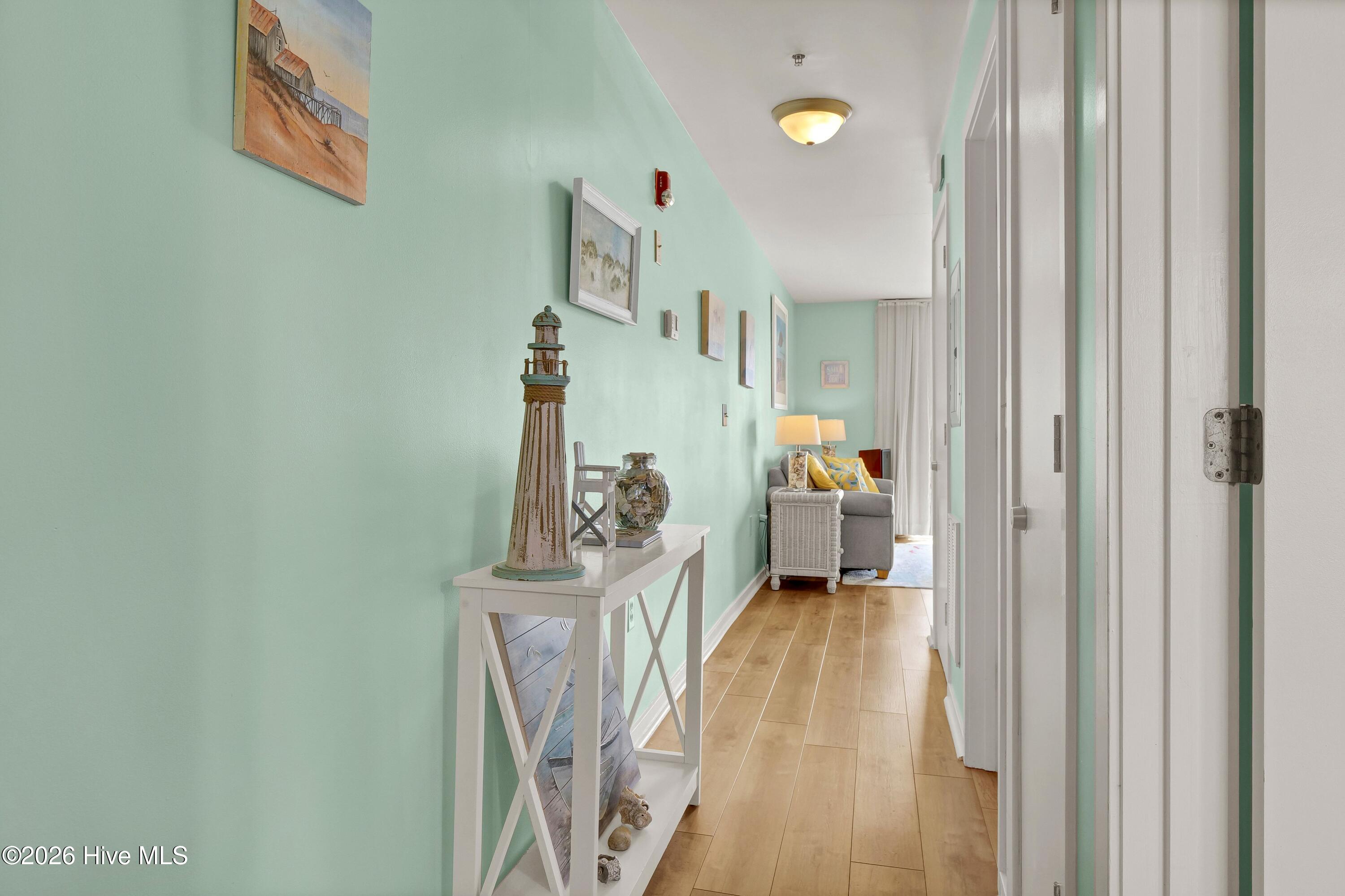 100549737 | Photo 19