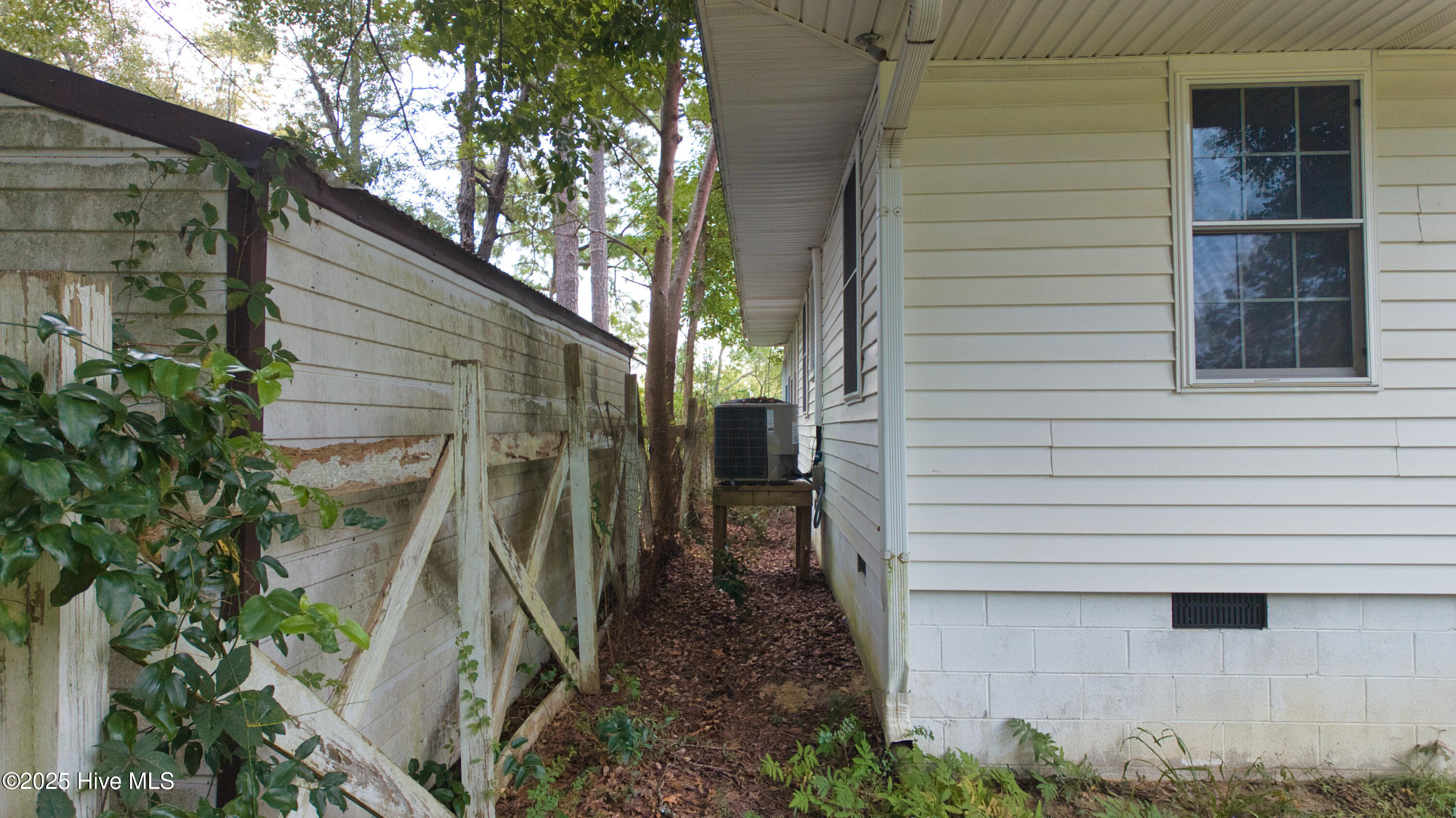 Homes for sale in Tabor City, NC | 719 River Rd, Tabor City, NC 28463 | MLS# 100529448