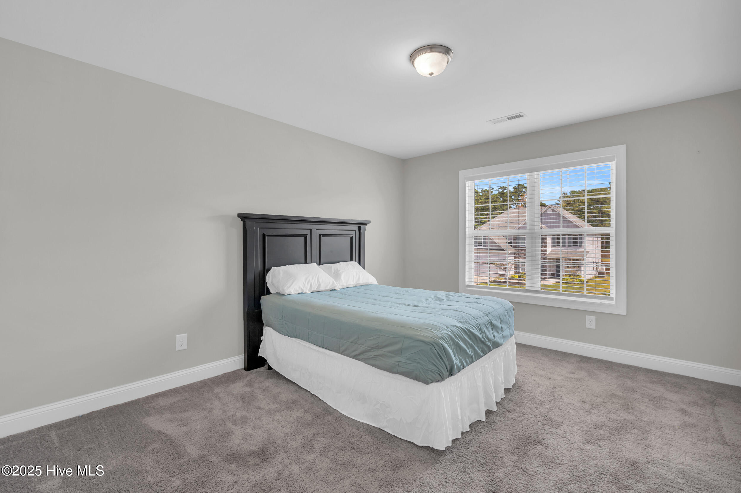 100530270 | Photo 37