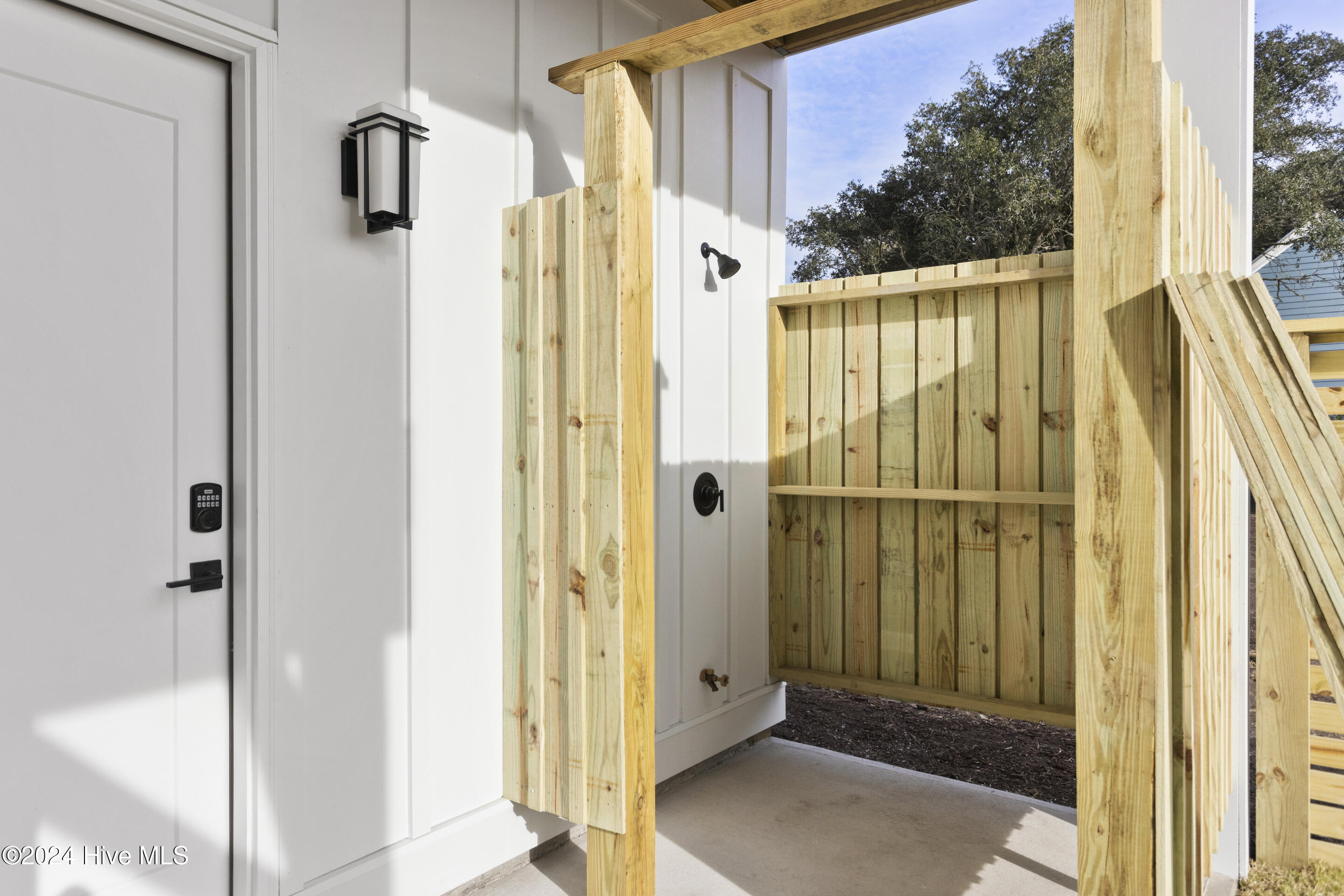 100559192 | Photo 30