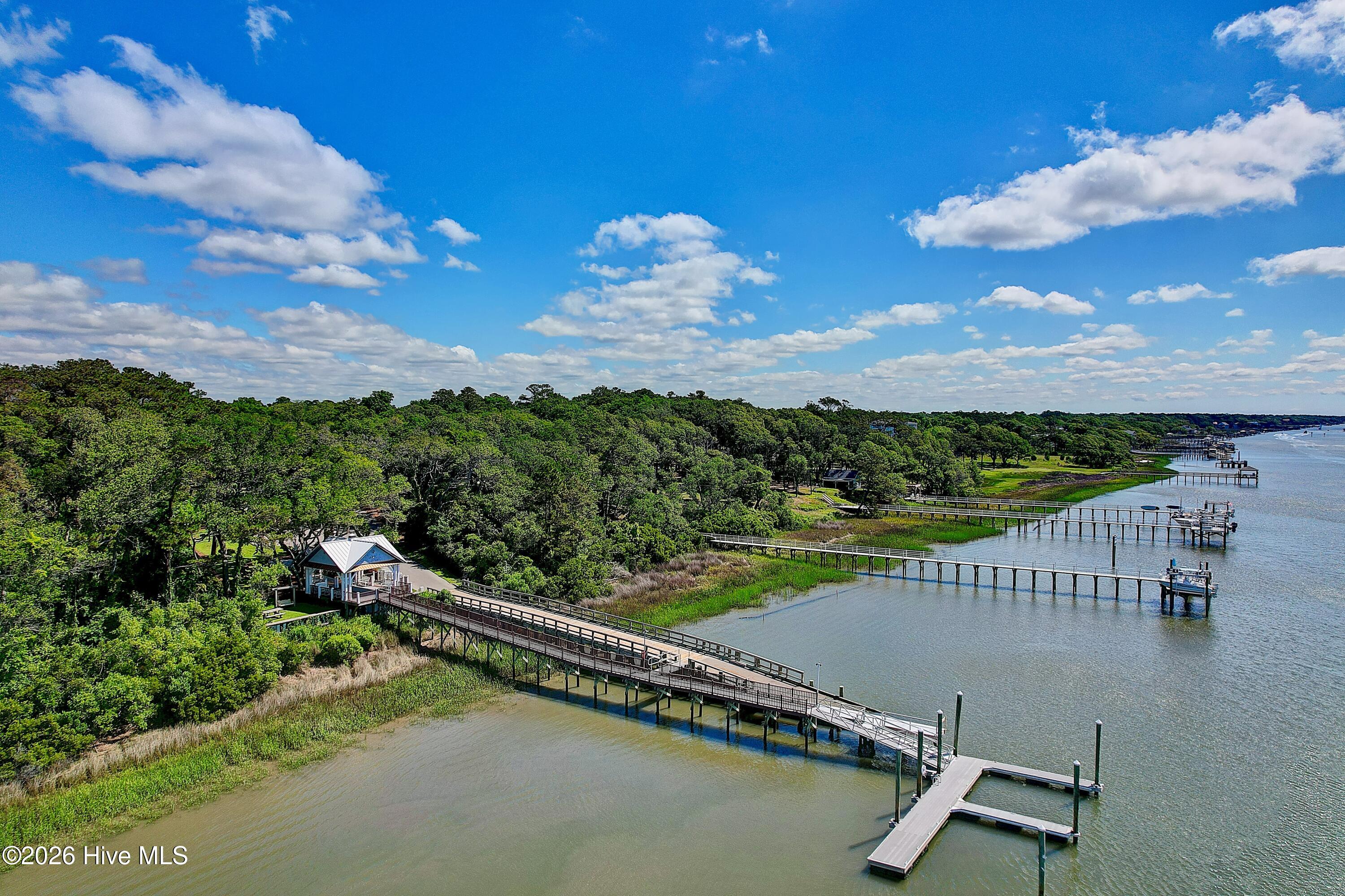 100550305 | Photo 66