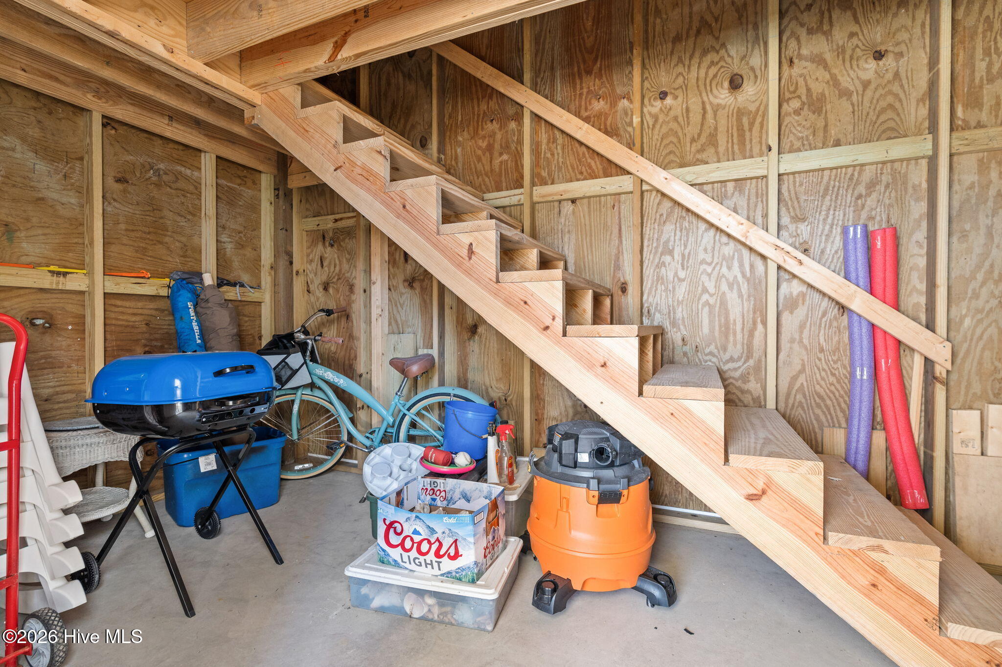 100555015 | Photo 51