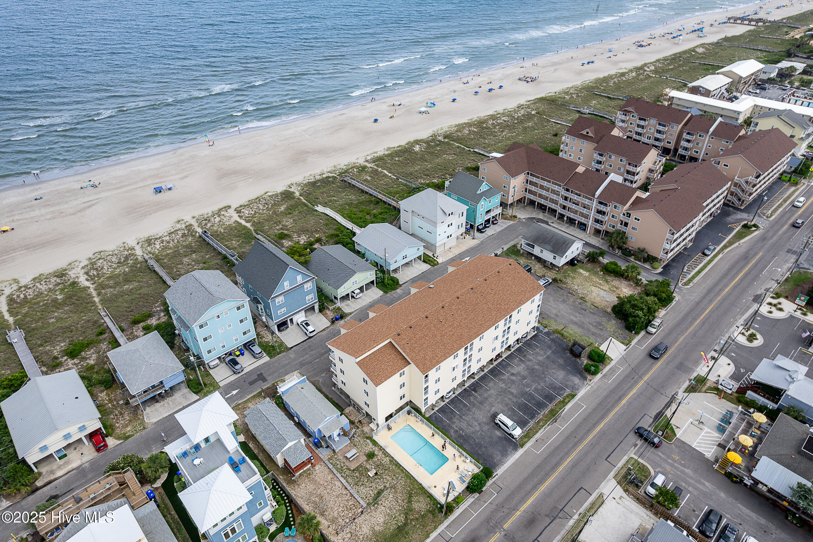 100514890 | Photo 24