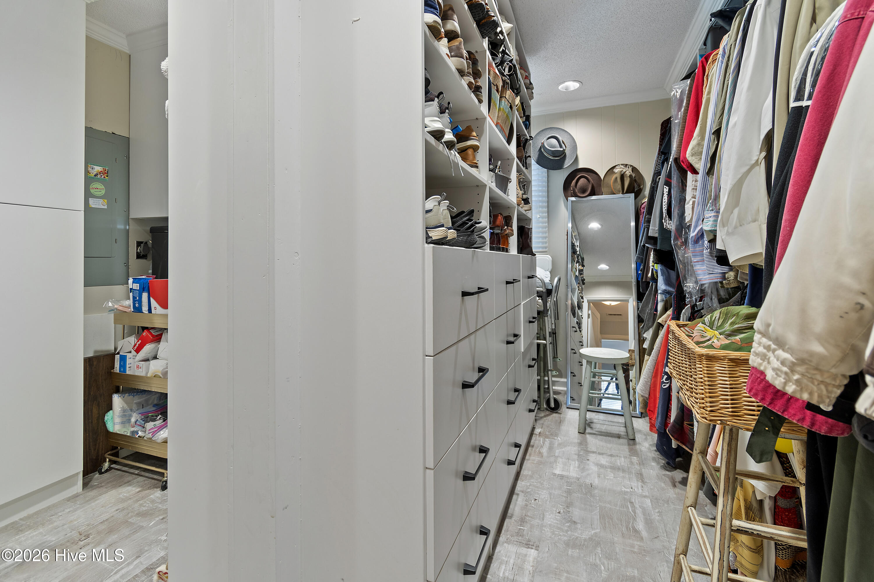 100557263 | Photo 28