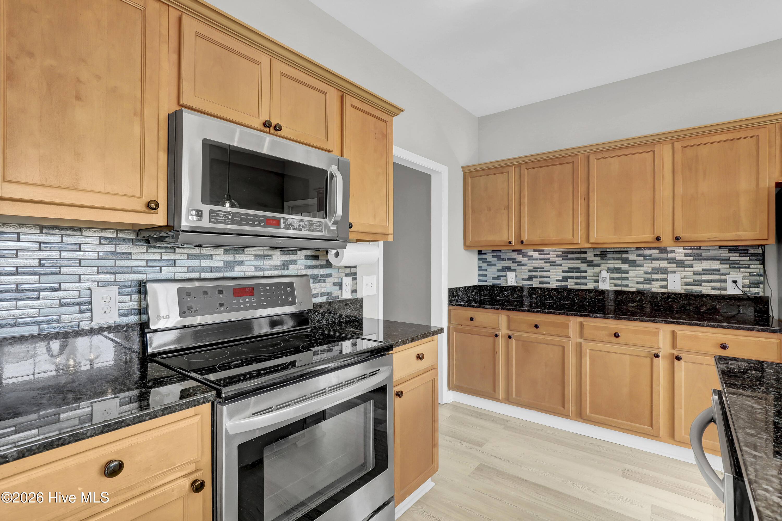 100558777 | Photo 10